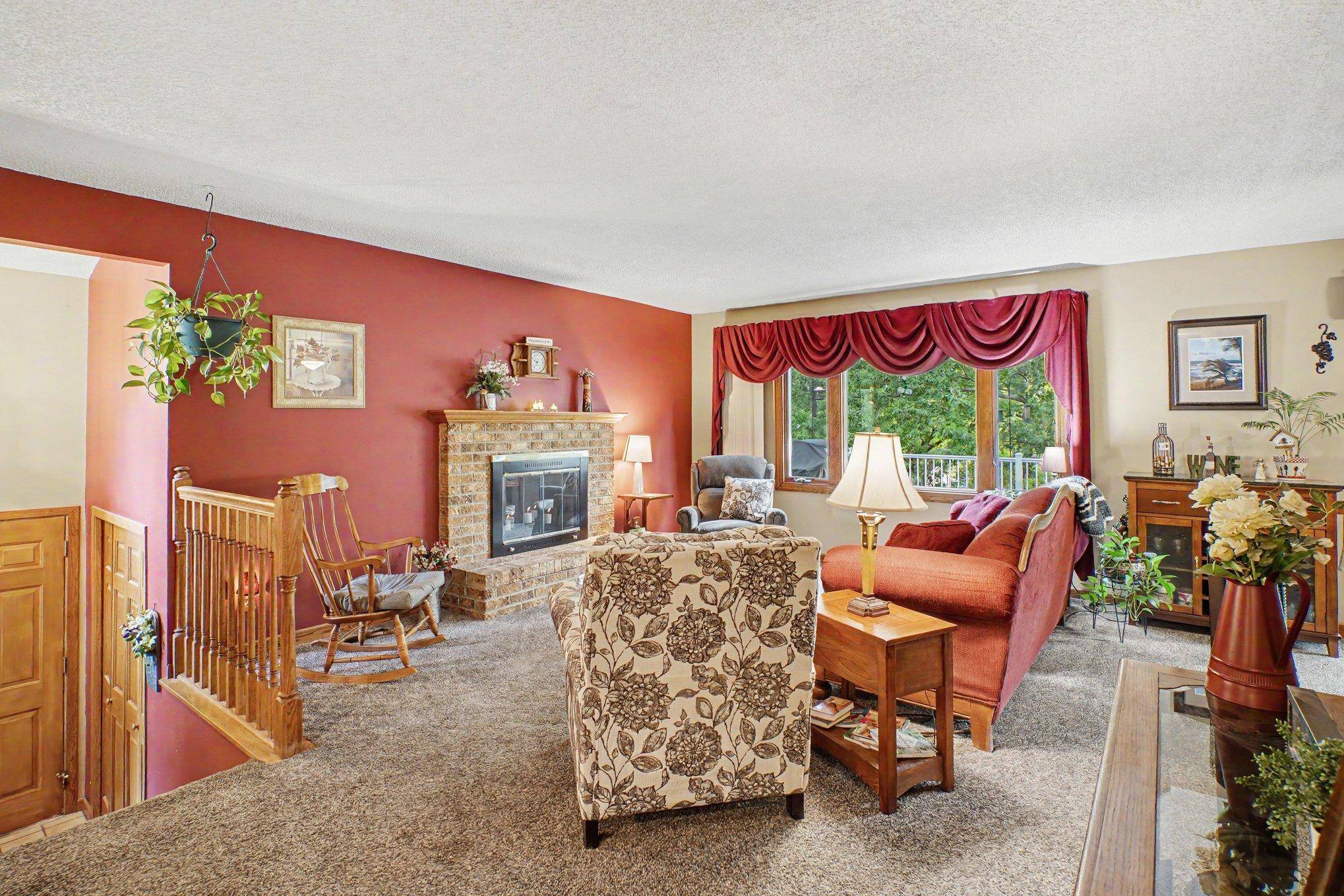 12405 Villaburne DR, Burnsville, MN 55337