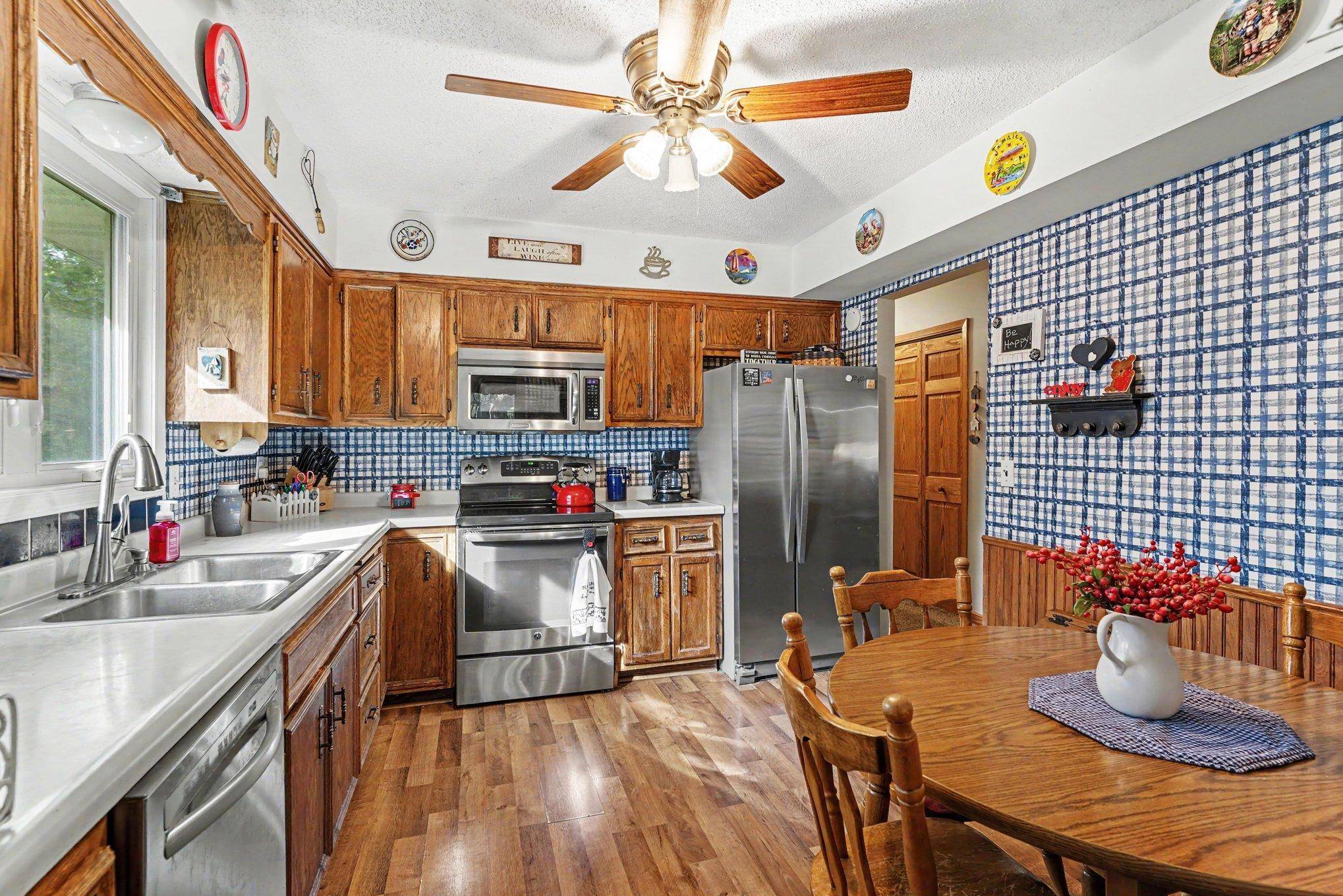 12405 Villaburne DR, Burnsville, MN 55337