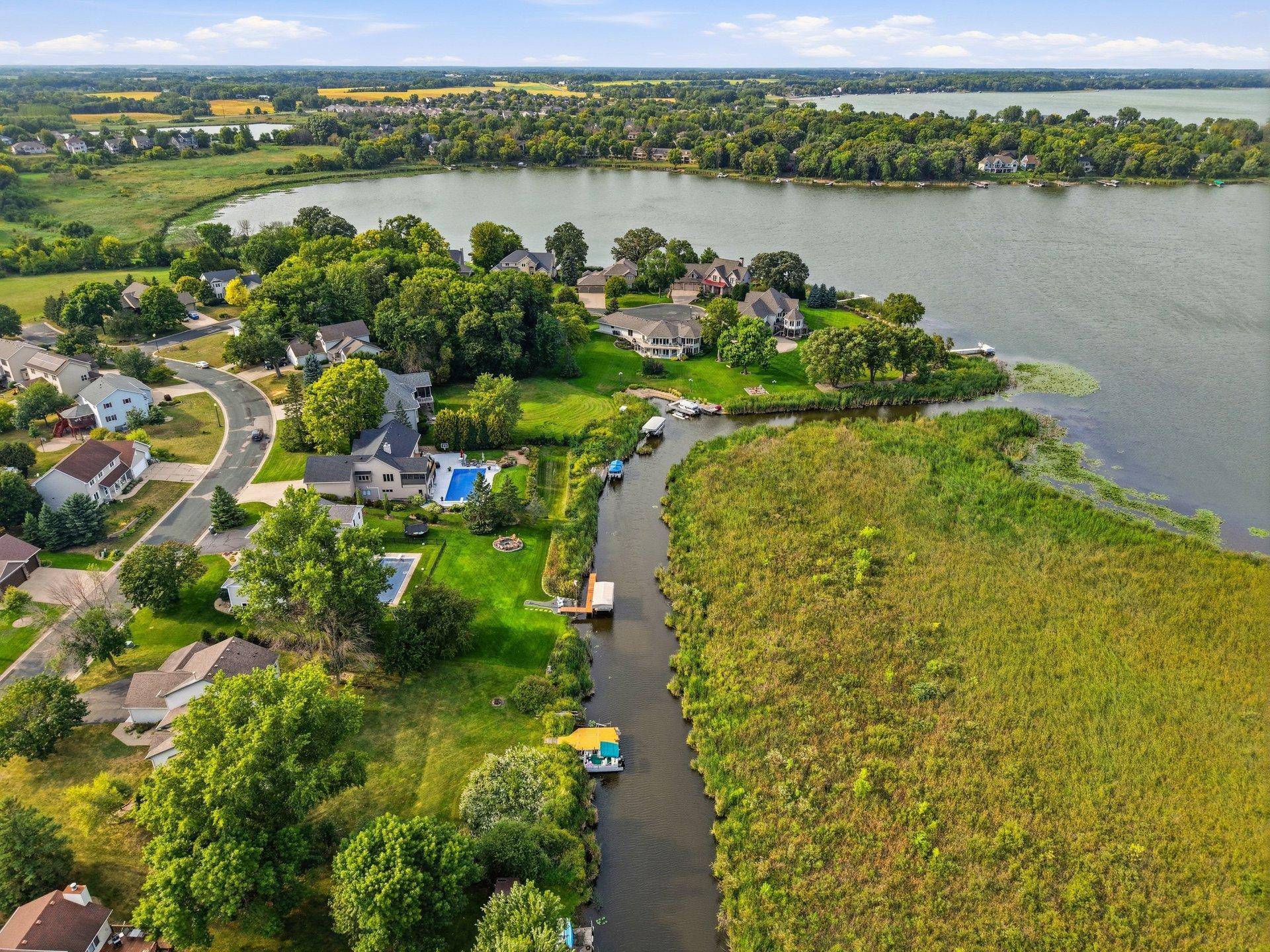 315 William Lake Shore DR, Waconia, MN 55387