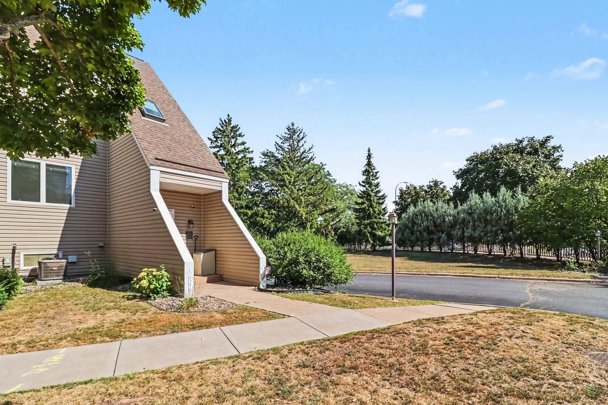 1306 Boardwalk PL, Minneapolis, MN 55411