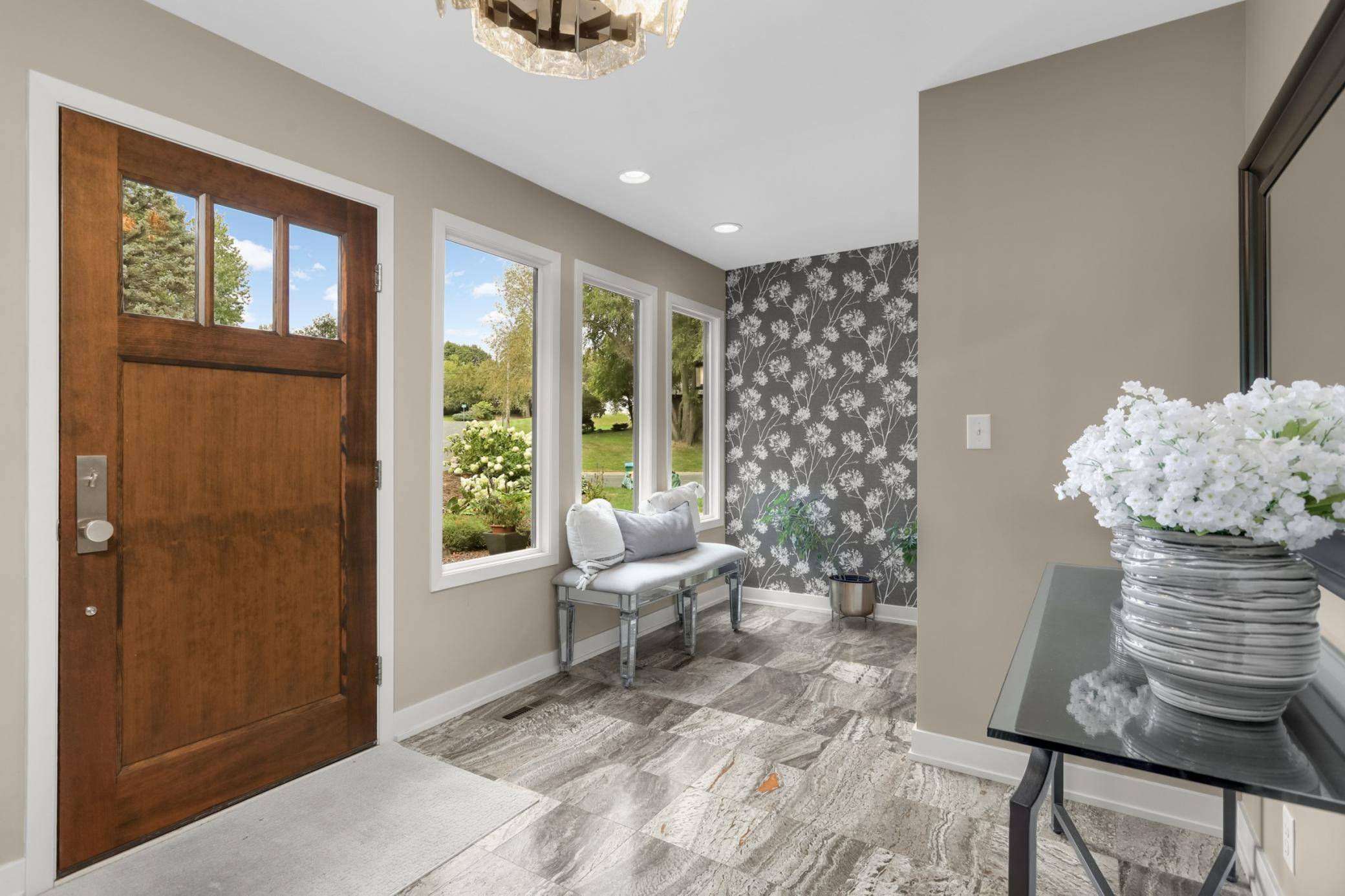 694 Maple Park DR, Mendota Heights, MN 55118