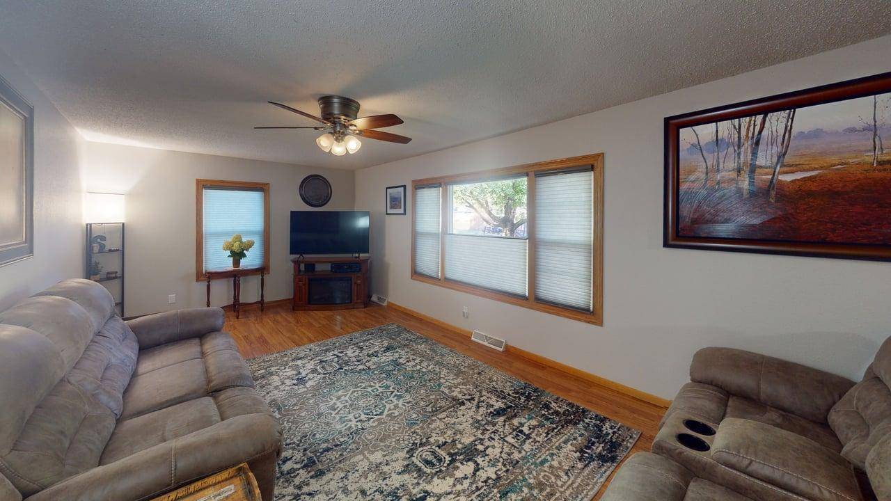 1128 Woodlawn Acres DR, Saint Cloud, MN 56301
