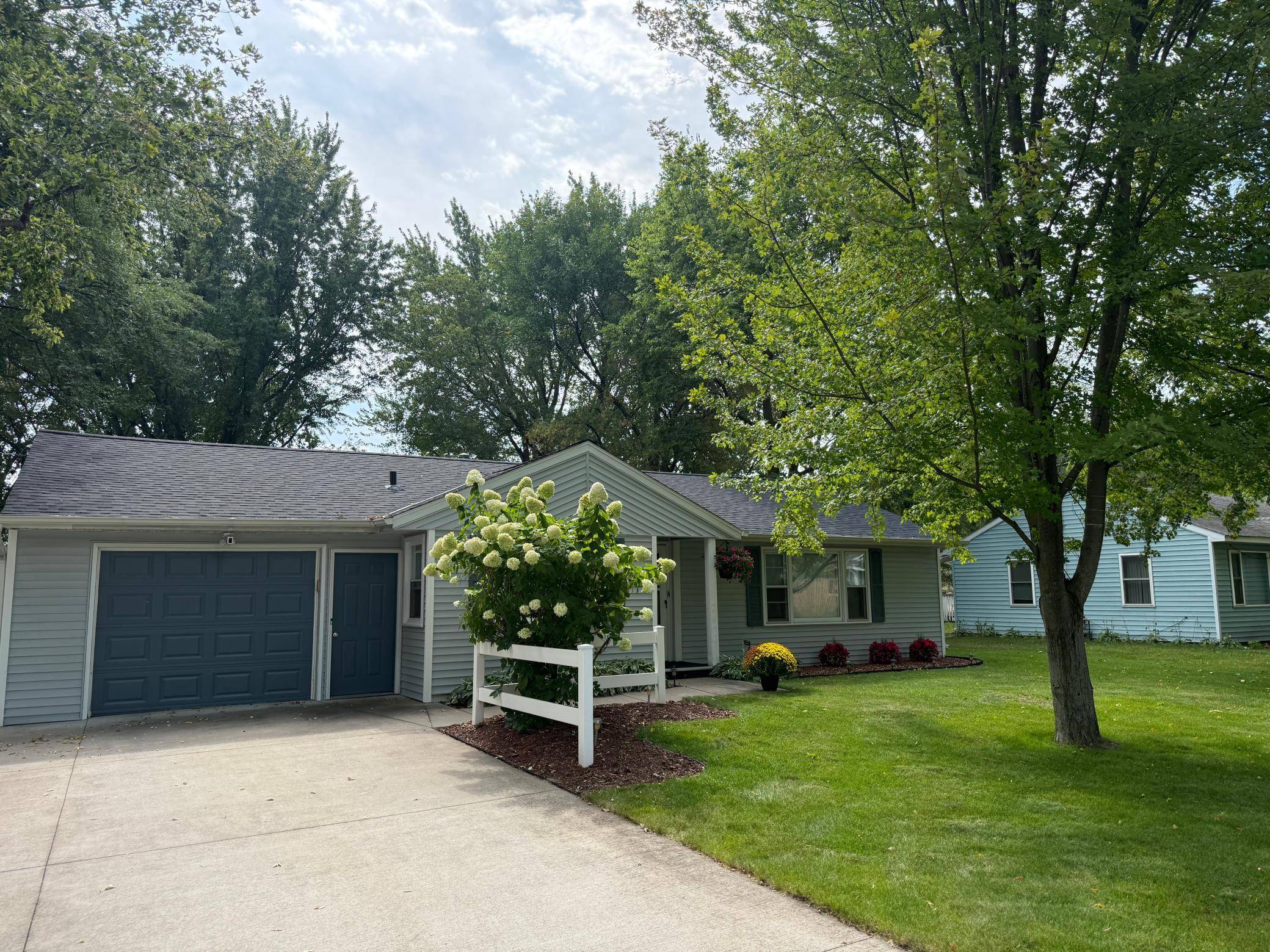 1128 Woodlawn Acres DR, Saint Cloud, MN 56301