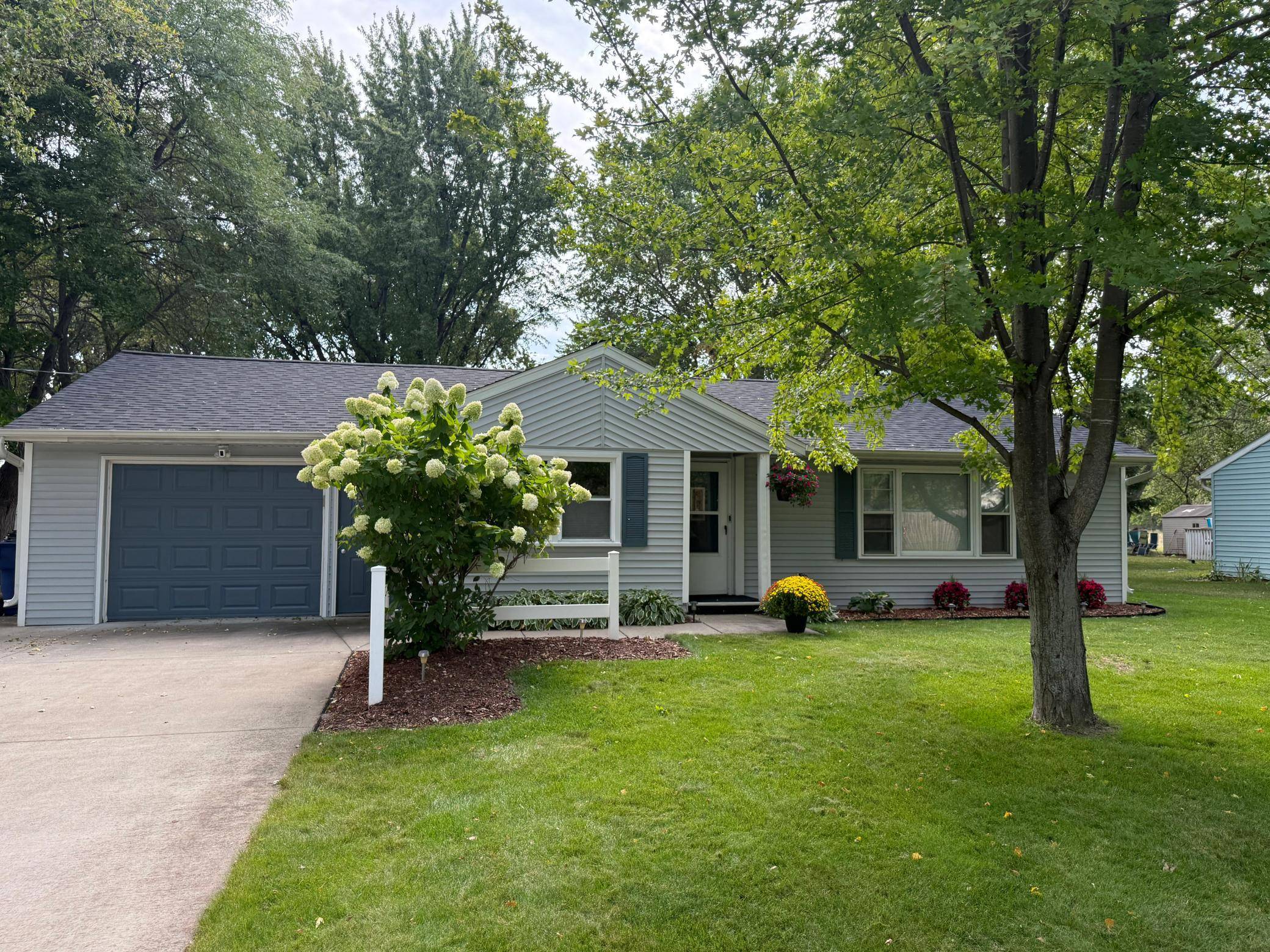 1128 Woodlawn Acres DR, Saint Cloud, MN 56301