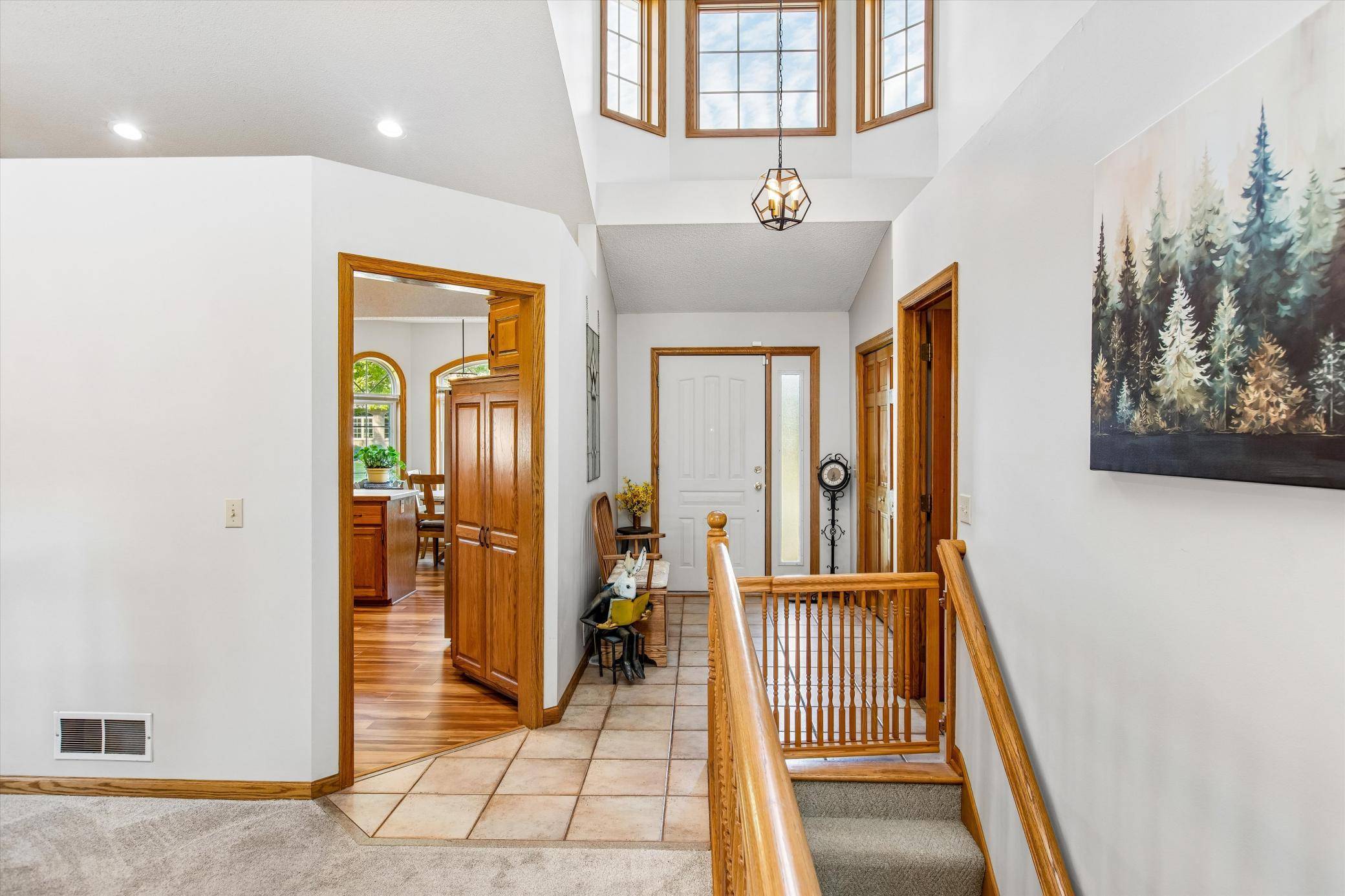 3012 Highpointe Curve, Roseville, MN 55113