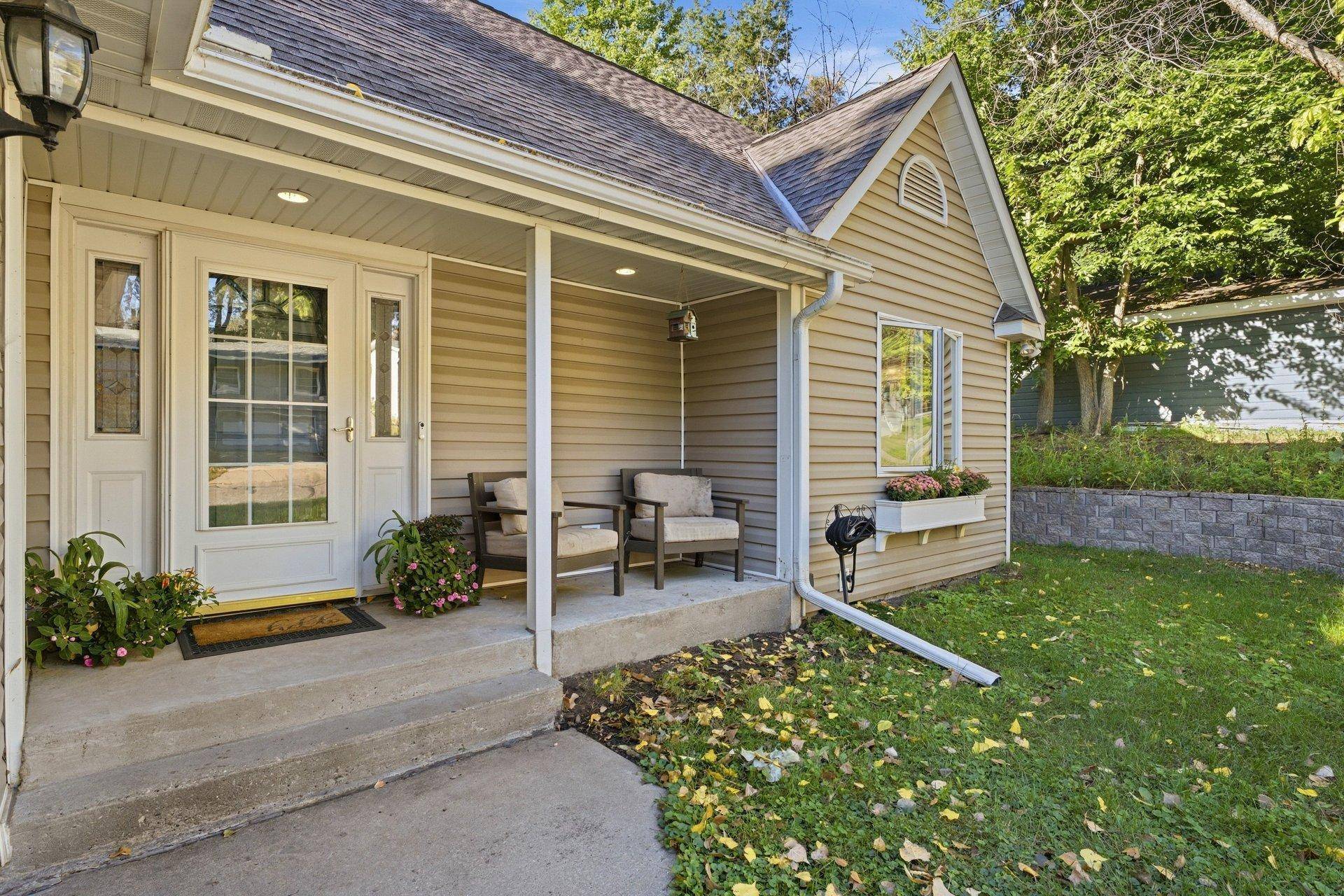 60 Imperial DR E, West Saint Paul, MN 55118