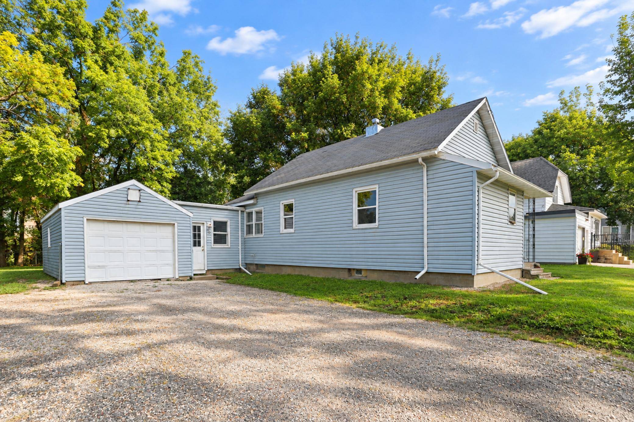 709 8th AVE SE, Waseca, MN 56093