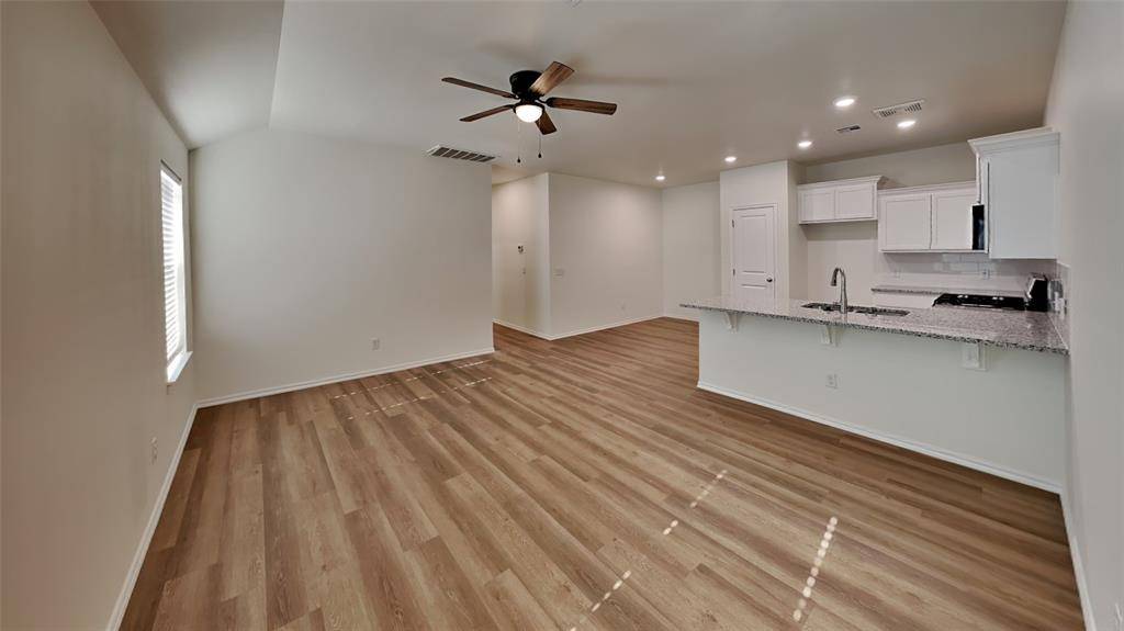 9118 McLendon CT, Yukon, OK 73099