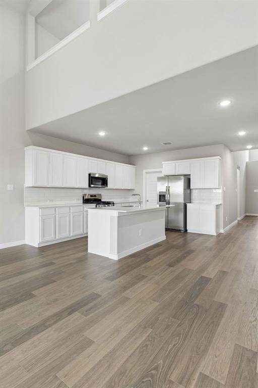 6637 Creek Edge Circle, Crowley, TX 76036