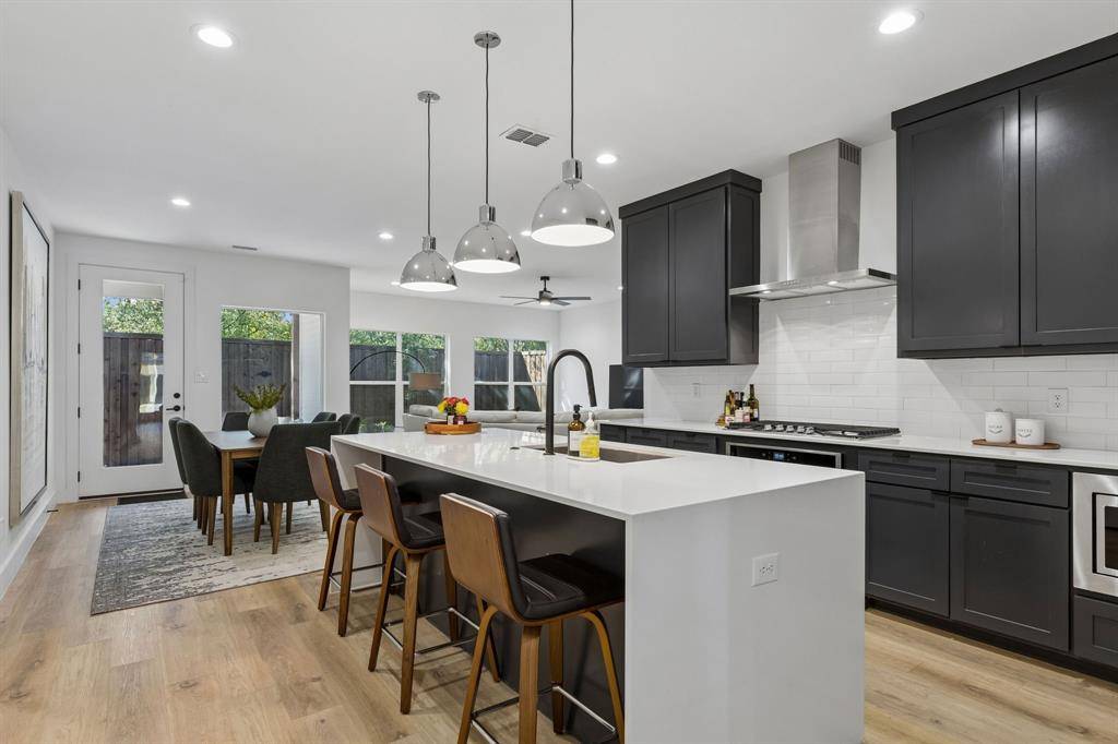 1112 Muncie Avenue, Dallas, TX 75212