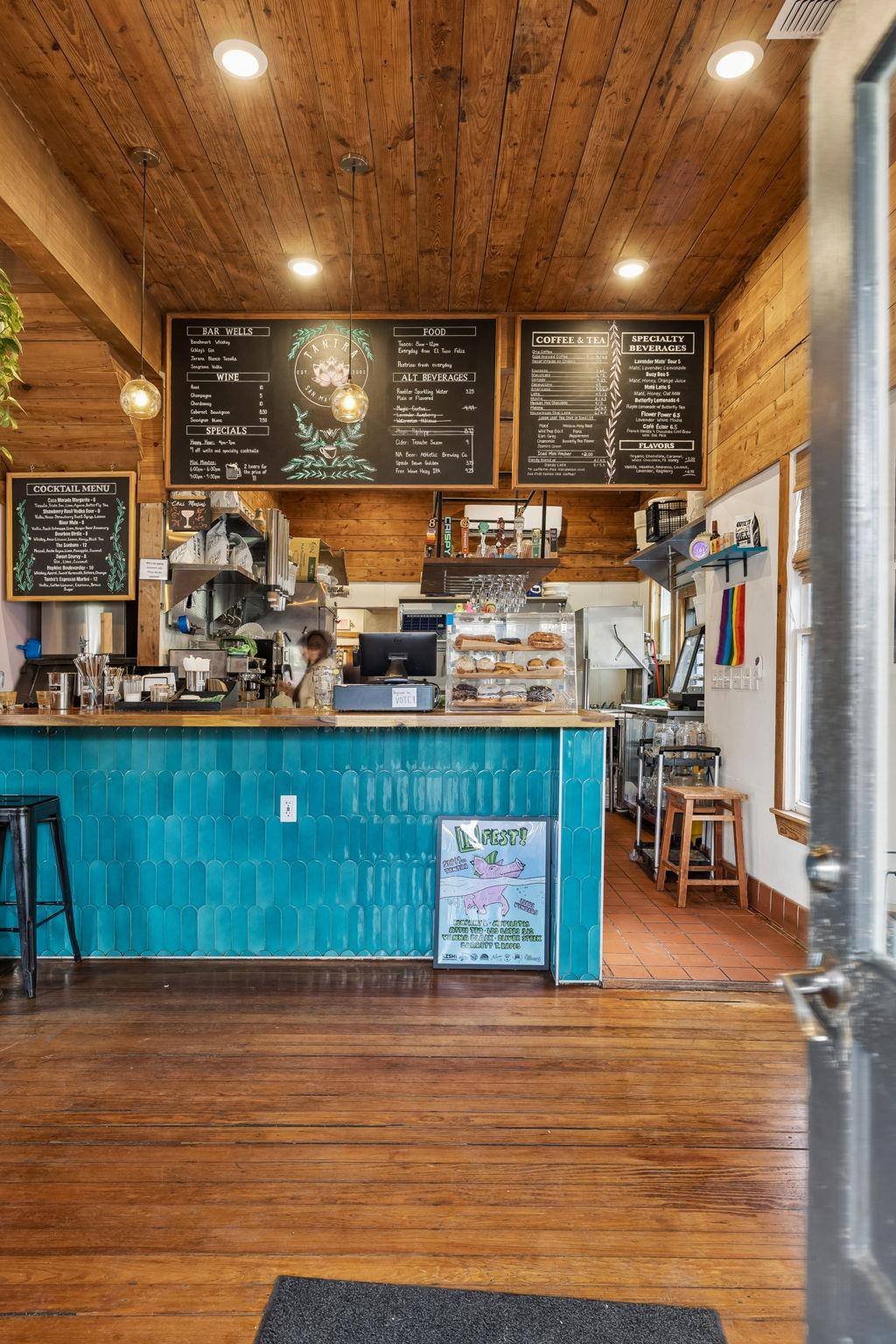 217 W Hopkins ST, San Marcos, TX 78666