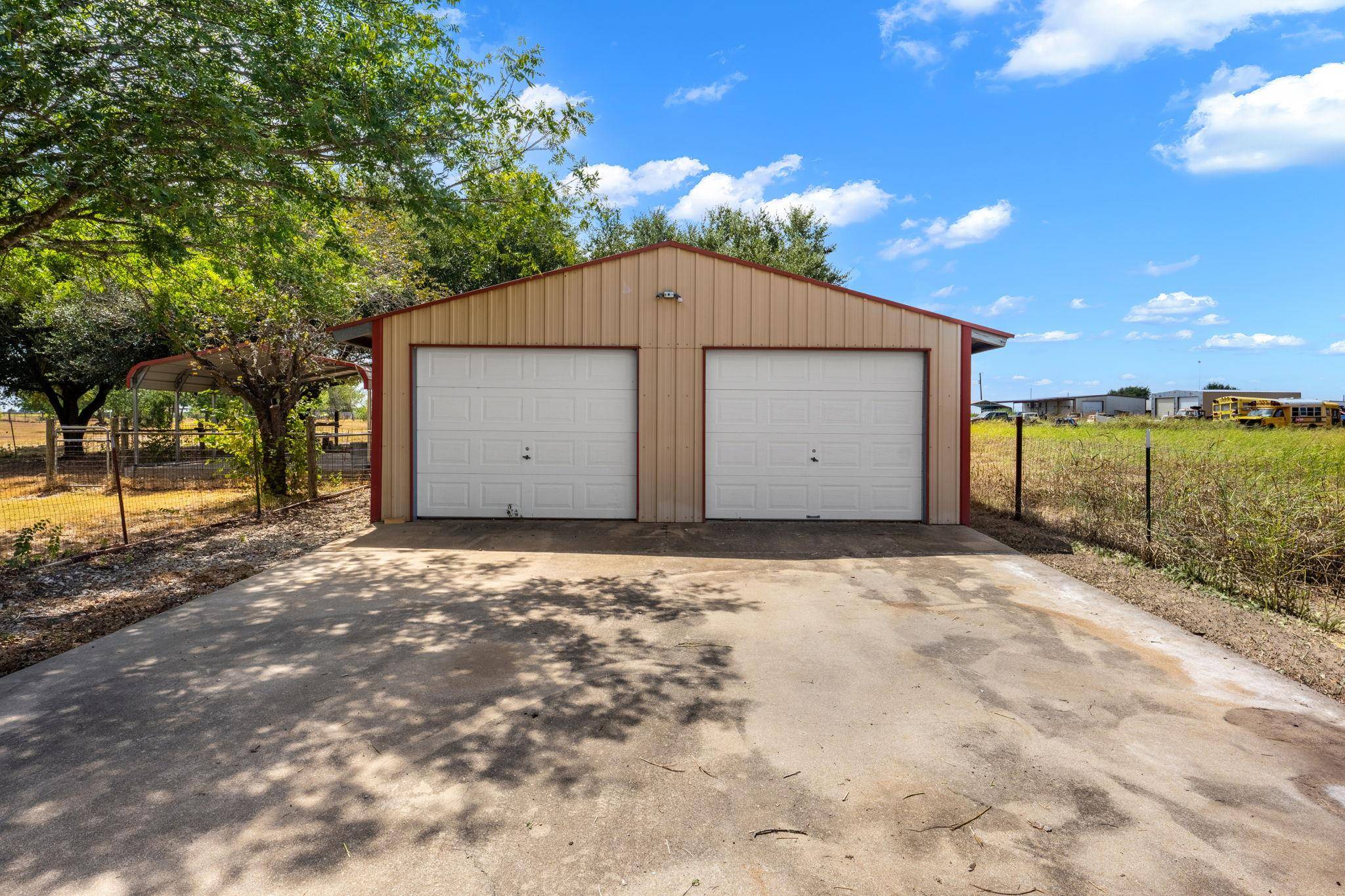 201 930 Private Rd, Taylor, TX 76574