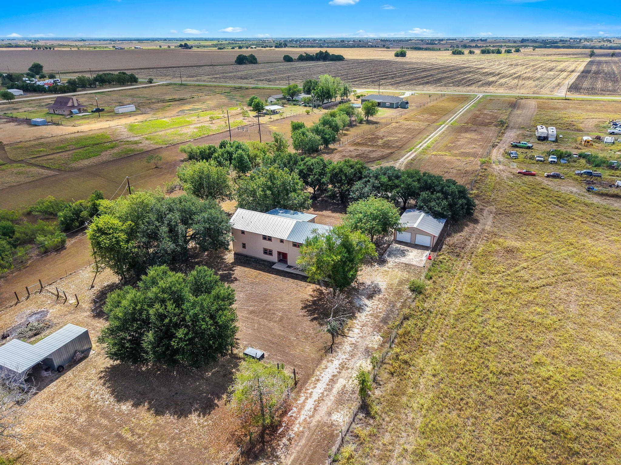 201 930 Private Rd, Taylor, TX 76574