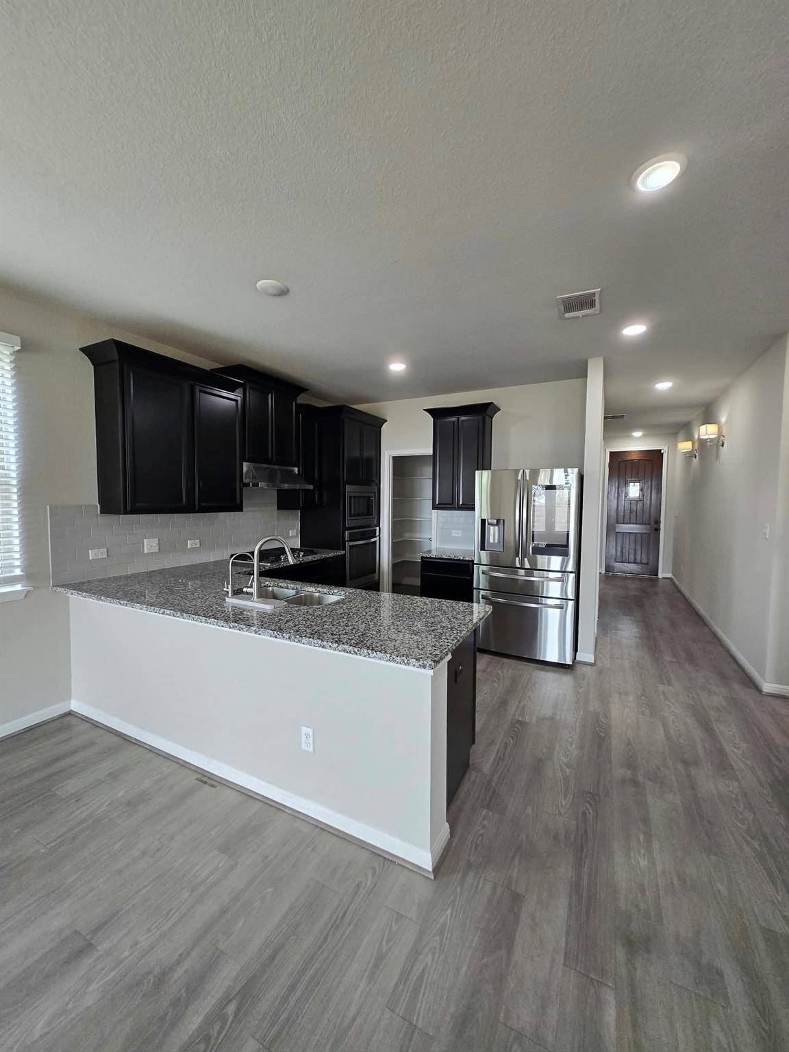 1052 Myrna BND, Leander, TX 78641