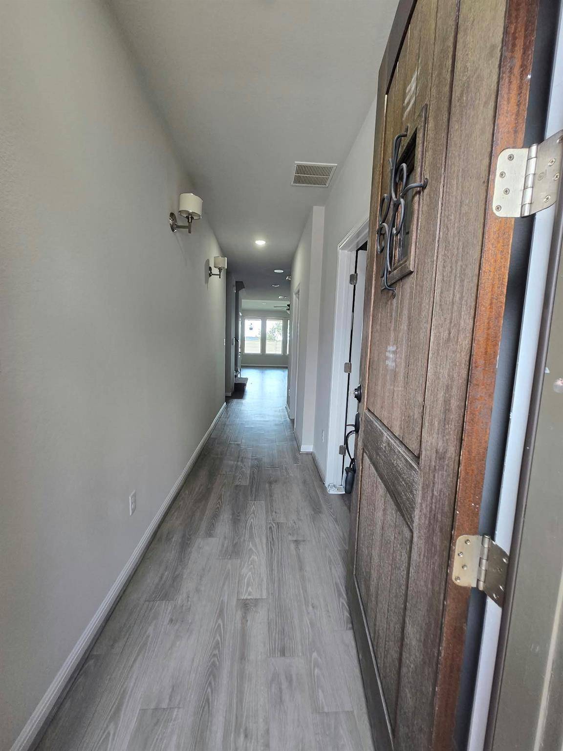 1052 Myrna BND, Leander, TX 78641