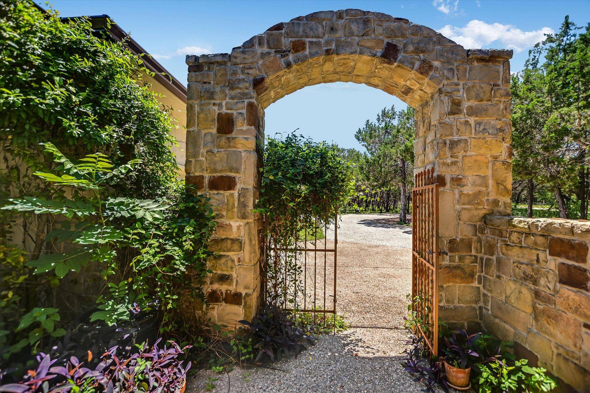 831 Southriver RD, Wimberley, TX 78676