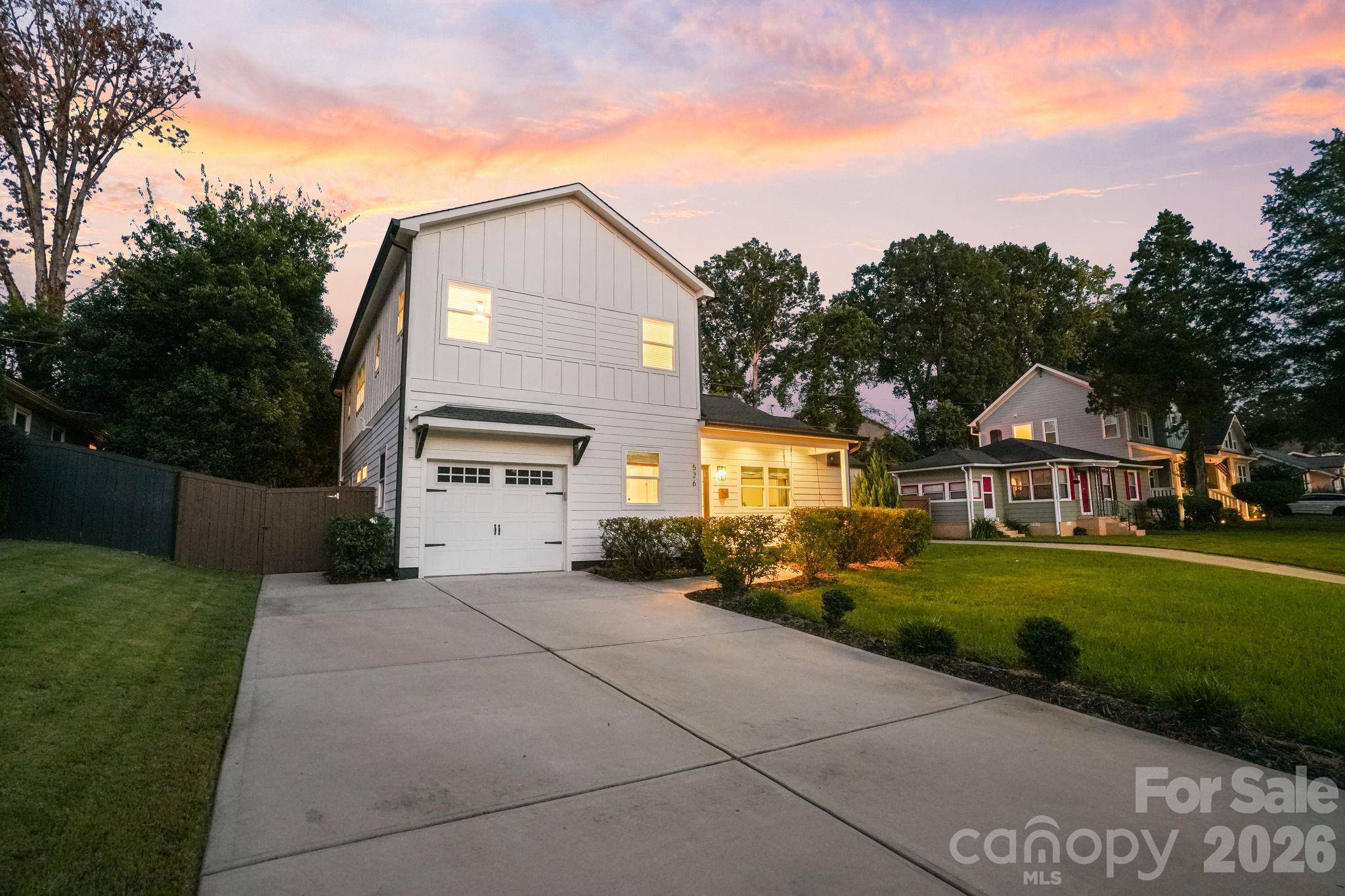 526 Seldon DR, Charlotte, NC 28216