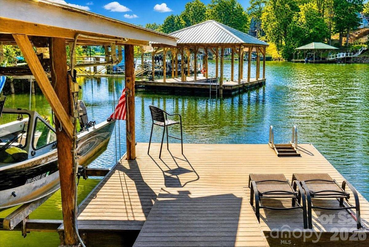125 Hickory Point CT, Statesville, NC 28677