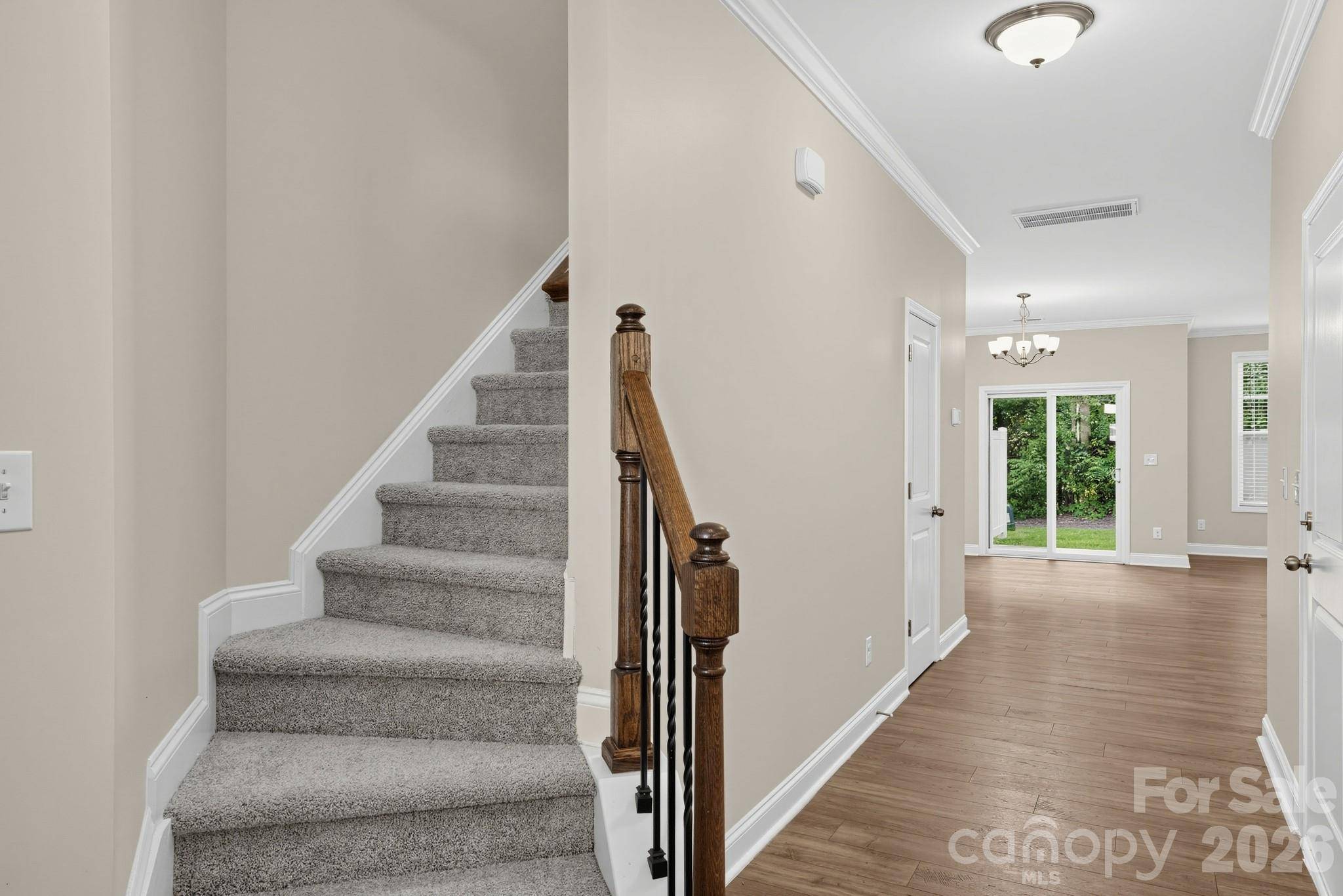 8727 Harris Lake LN, Charlotte, NC 28269