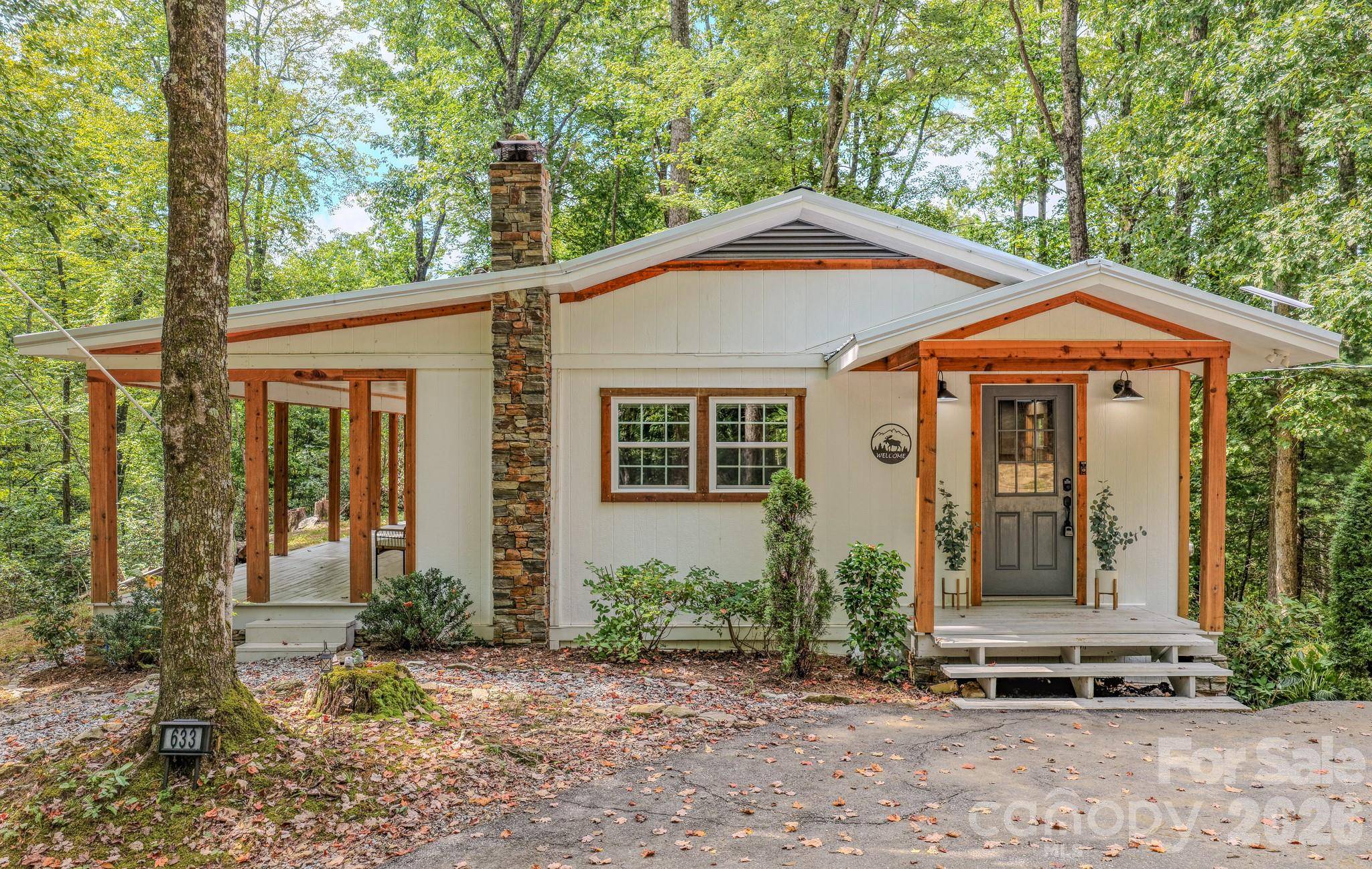 633 Kingdom PL, Zirconia, NC 28790