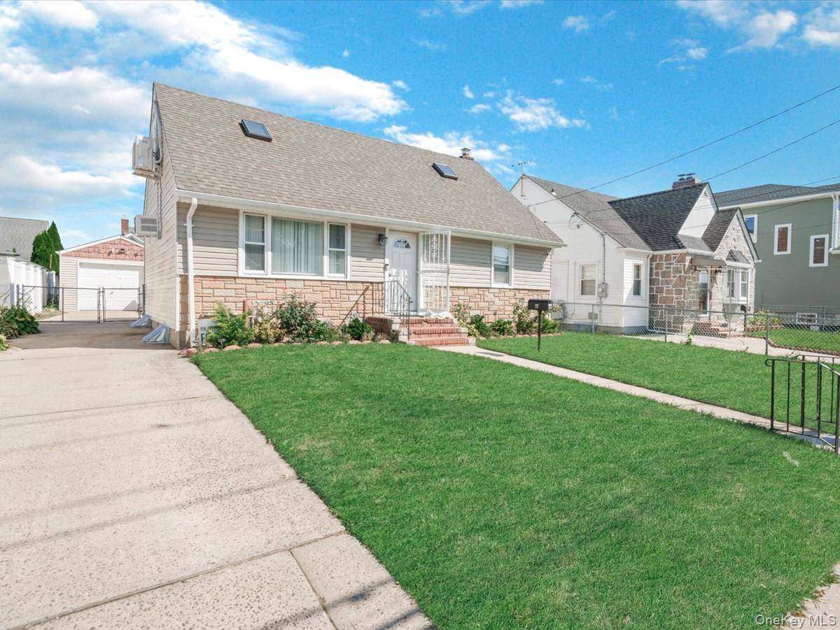 77 LITCHFIELD AVE, Elmont, NY 11003