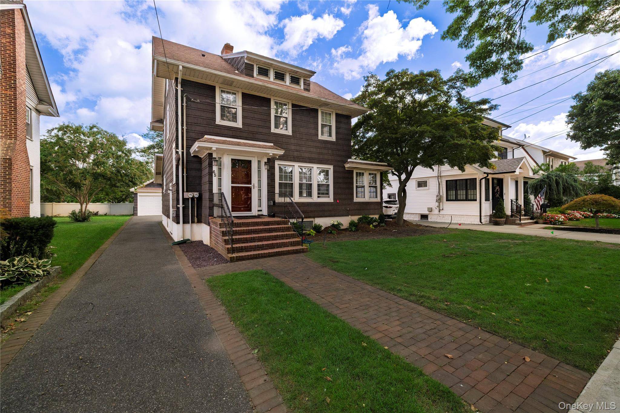 65 Lenox AVE, Lynbrook, NY 11563
