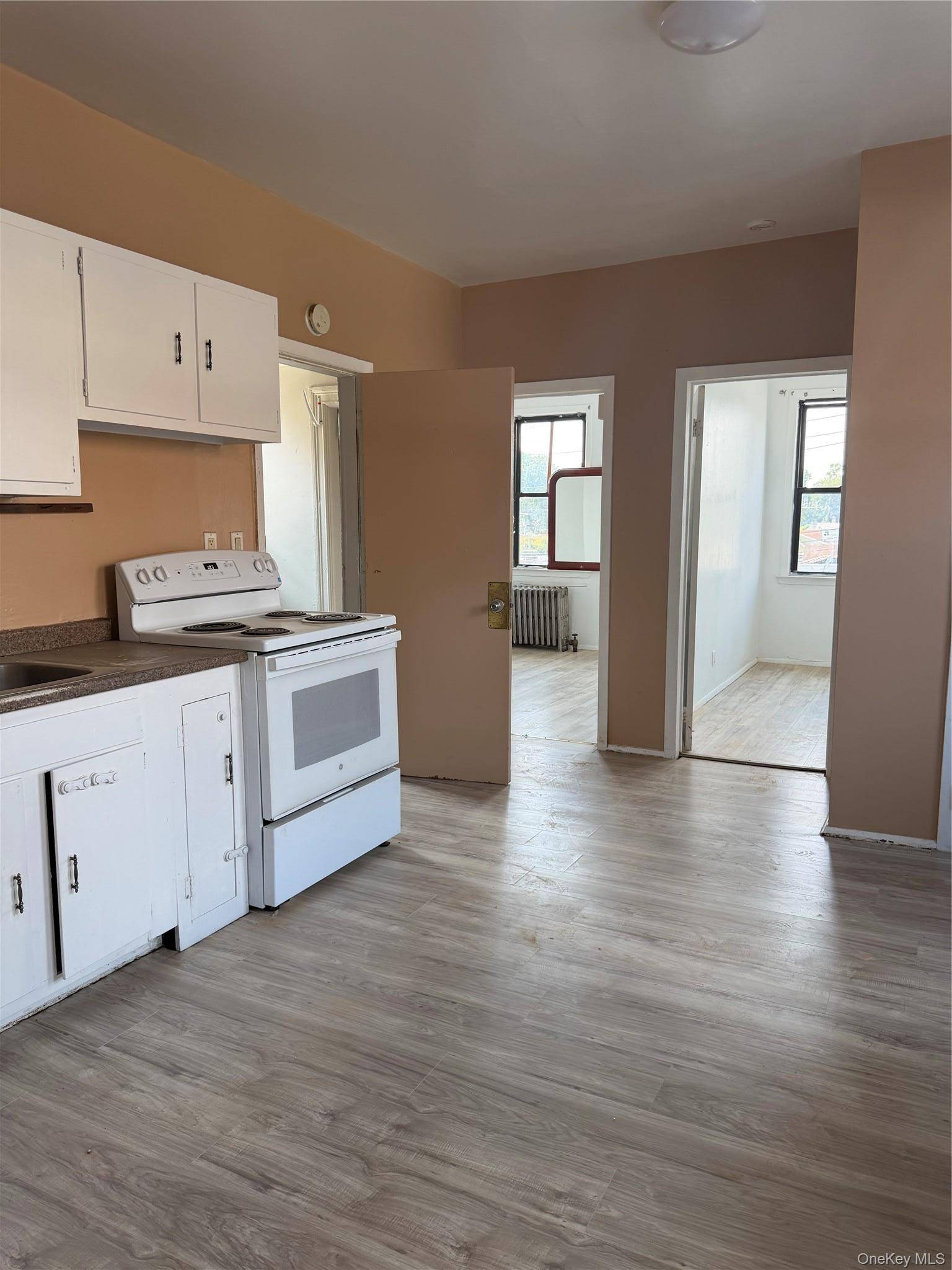 27 1st ST #3, New Rochelle, NY 10801