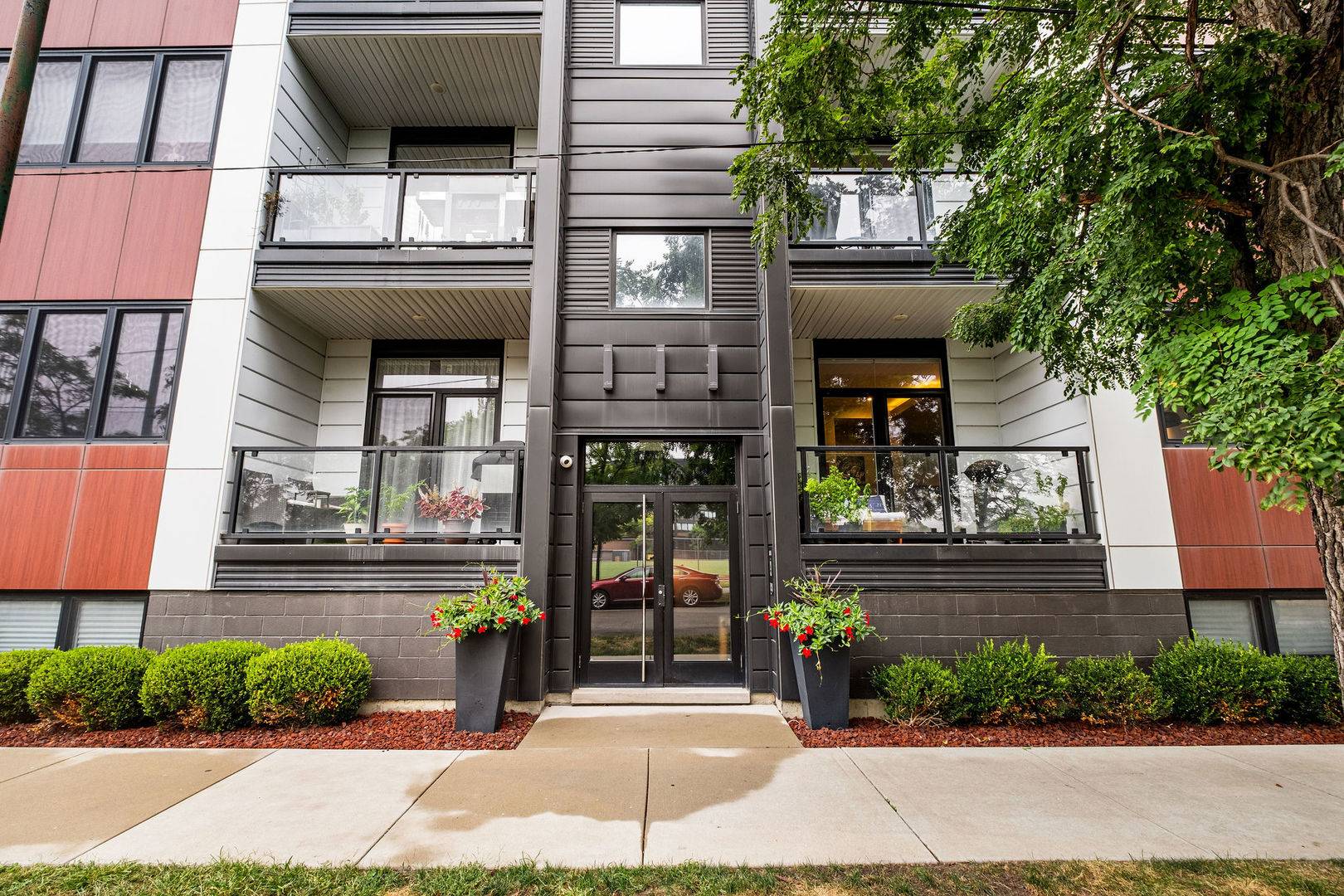 1300 N Claremont AVE #1E, Chicago, IL 60622