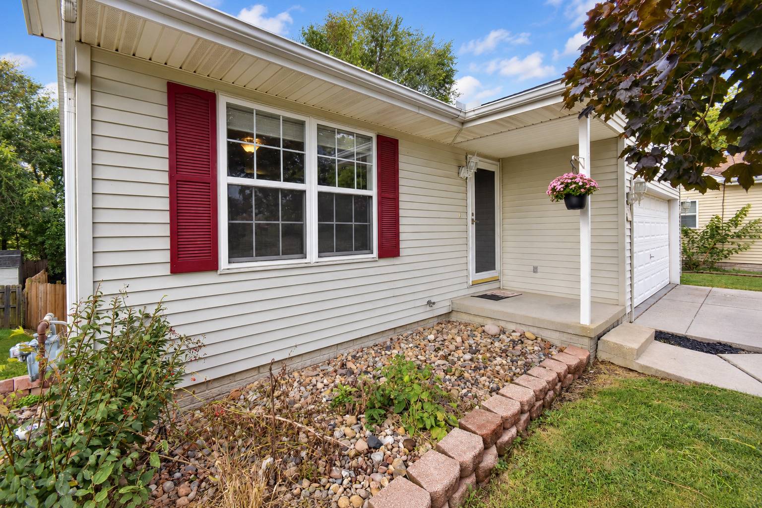 3 Nicole CT, Bloomington, IL 61701
