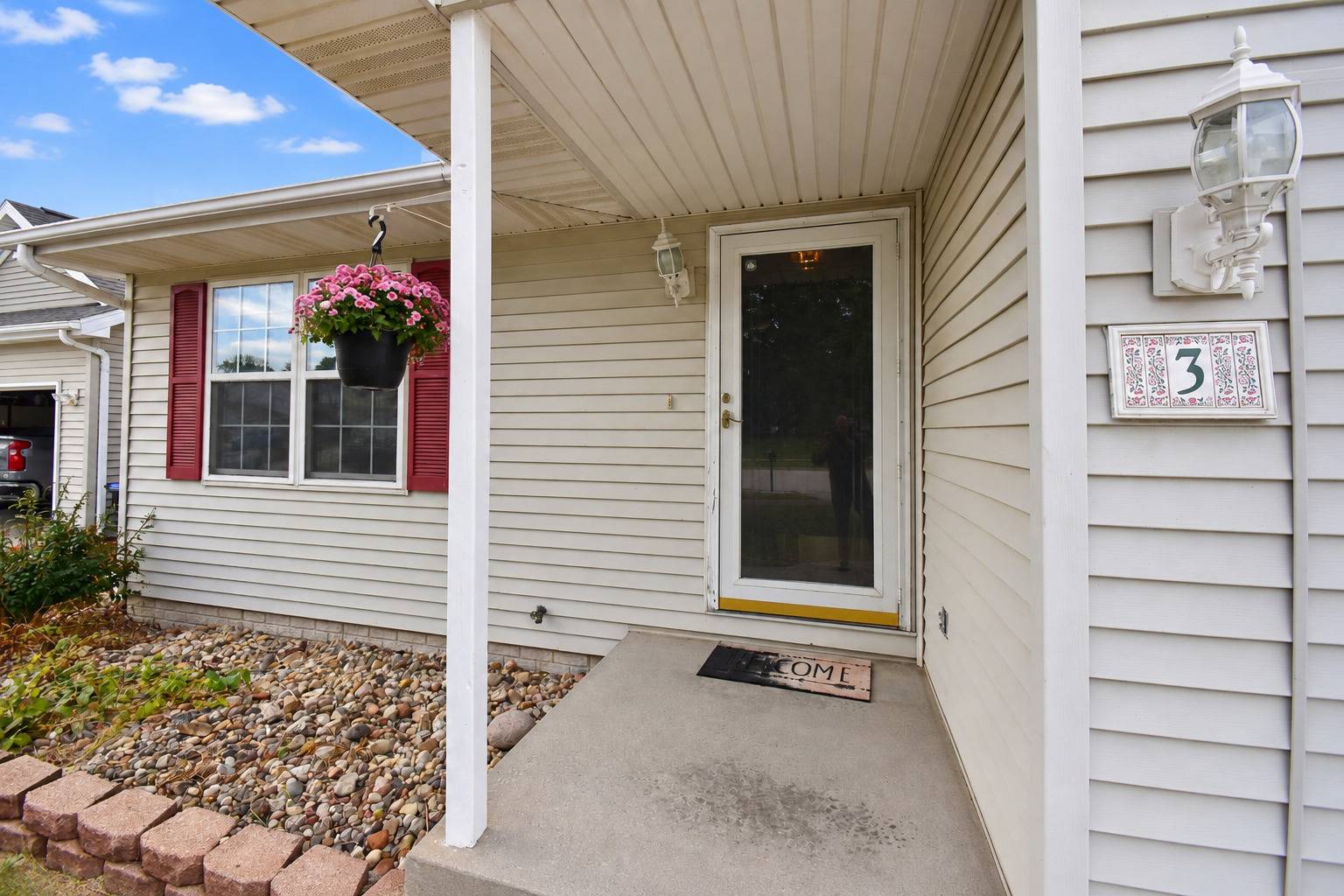 3 Nicole CT, Bloomington, IL 61701