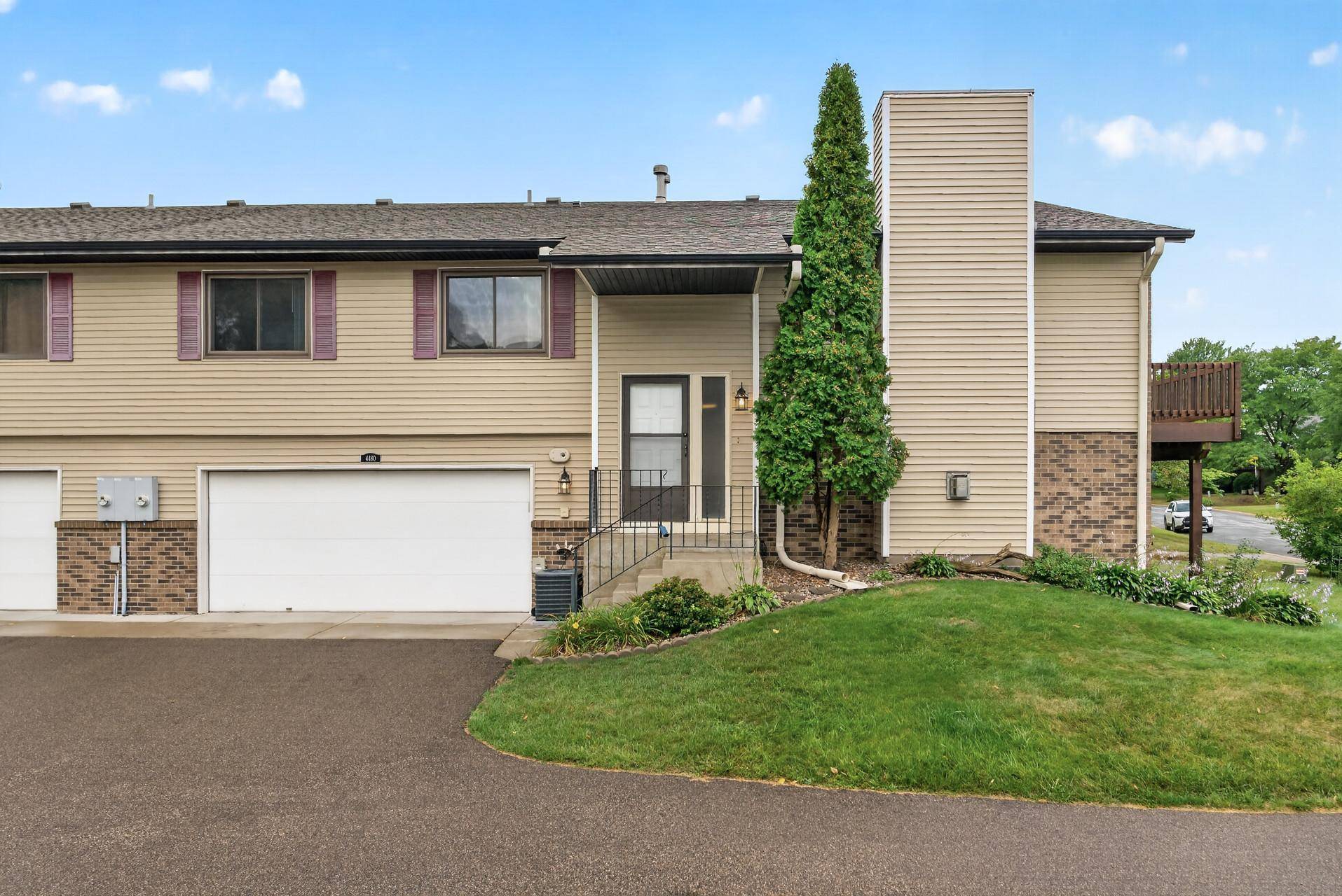4480 Clover LN #A, Eagan, MN 55122