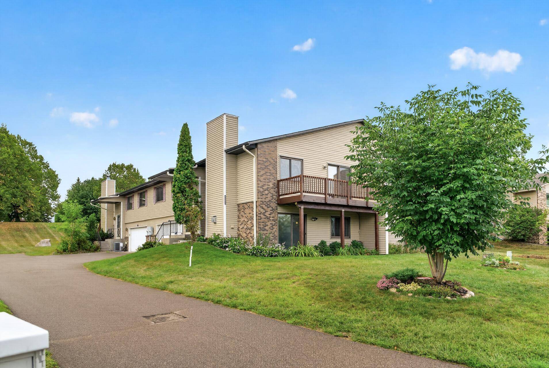 4480 Clover LN #A, Eagan, MN 55122