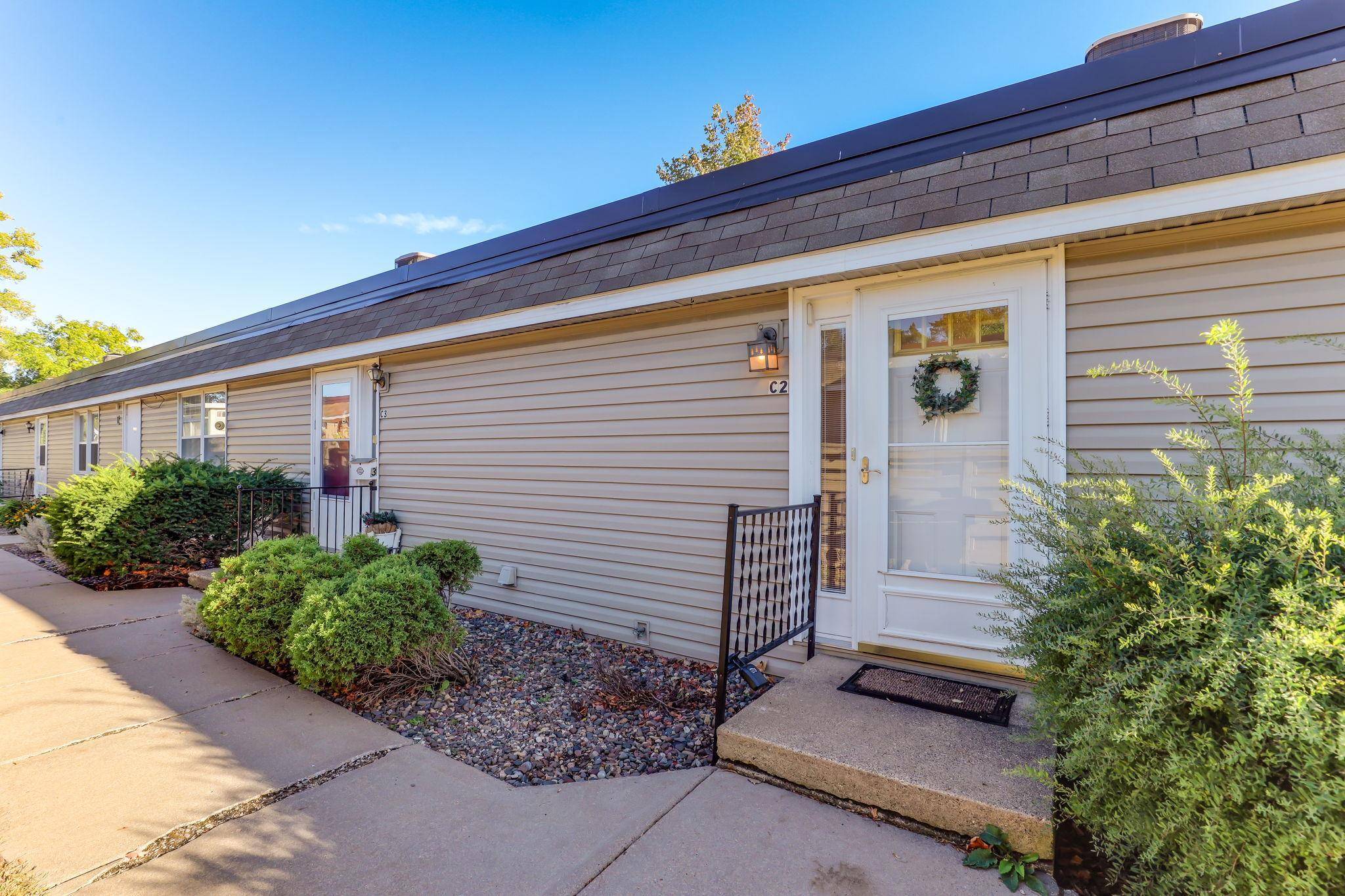 6061 Paris AVE N #2C, Stillwater, MN 55082
