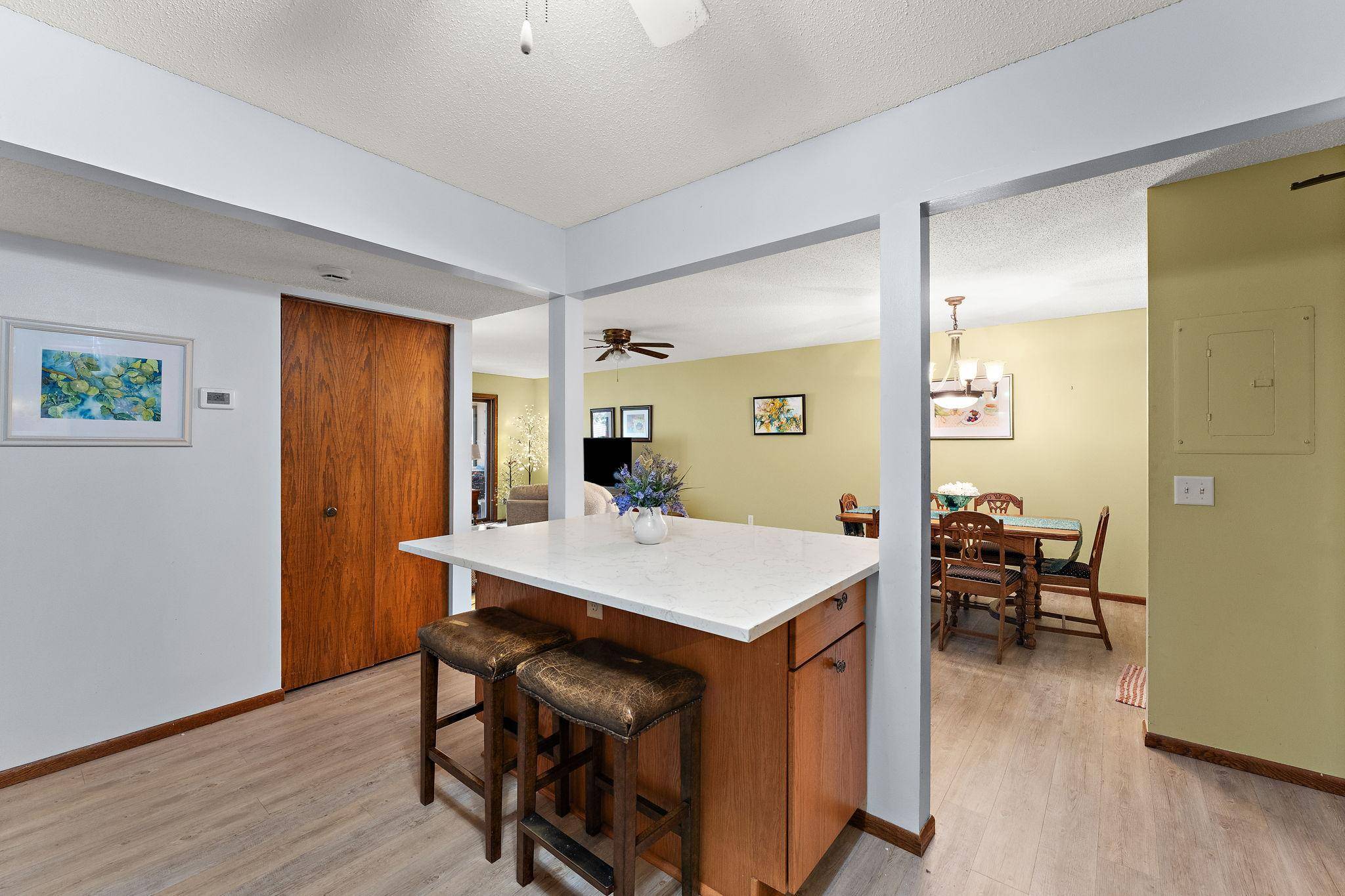 10540 43rd AVE N #203, Plymouth, MN 55442