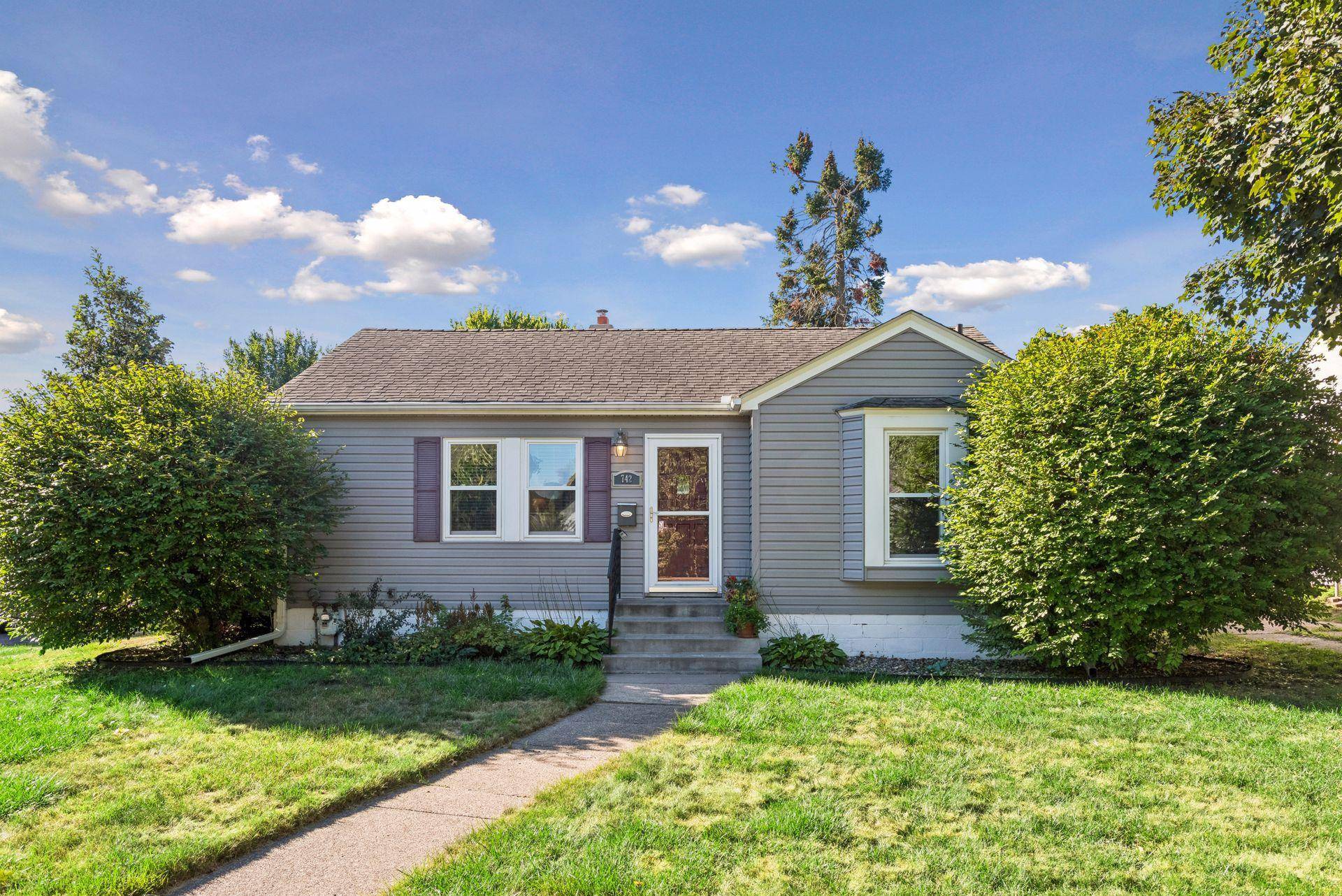 742 Idaho AVE W, Saint Paul, MN 55117