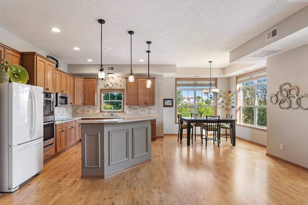 9630 Independence CIR #103, Chanhassen, MN 55317
