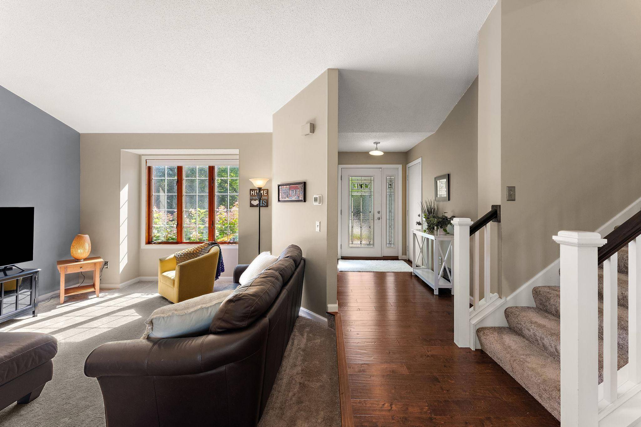 9056 Sequoia RD, Woodbury, MN 55125