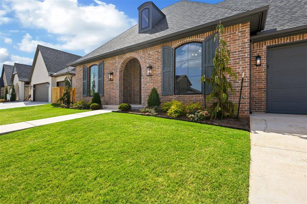 12805 Cobblestone Curve RD, Oklahoma City, OK 73142