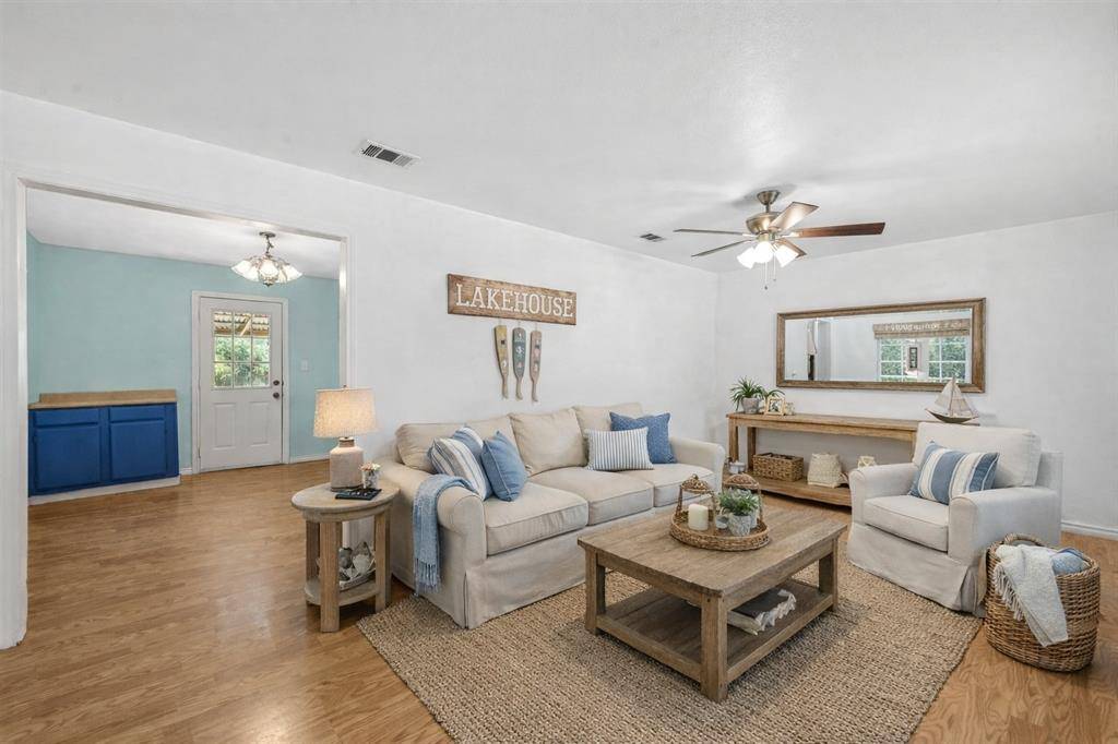 214 Wildflower Drive, Gun Barrel City, TX 75156