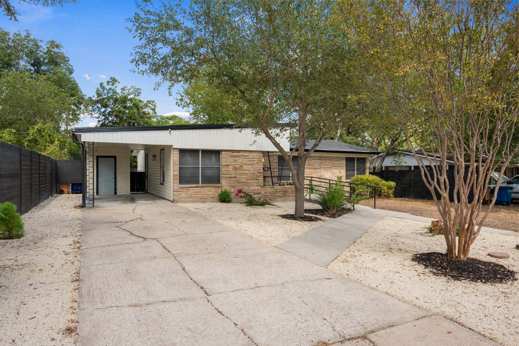 1418 Larkwood DR, Austin, TX 78723
