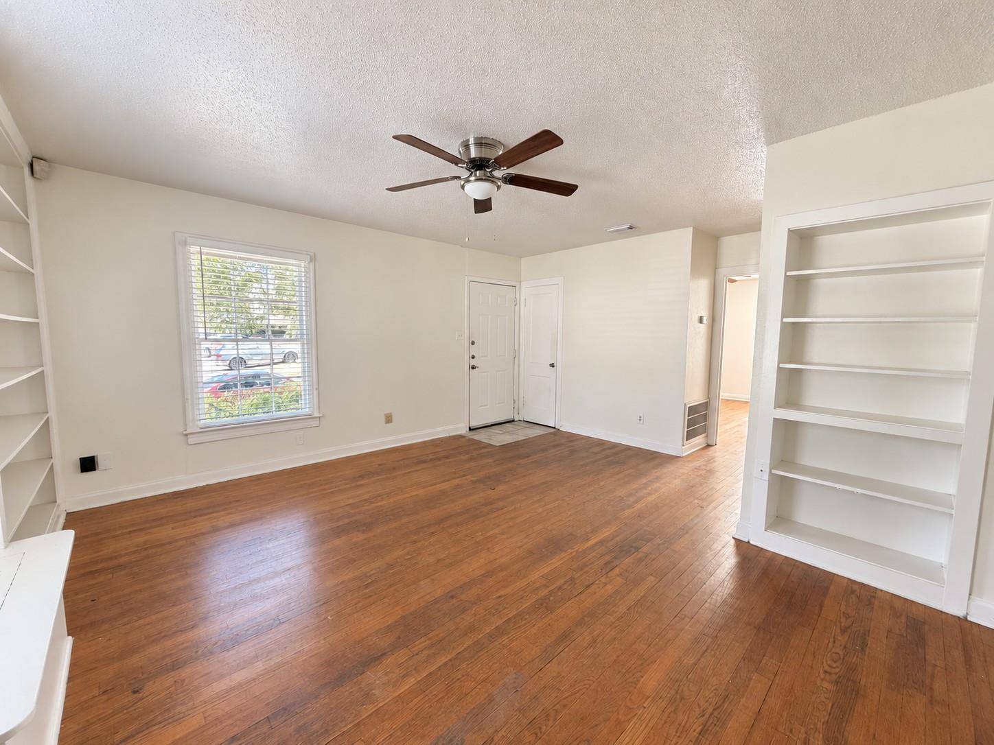 819 E 31st ST, Austin, TX 78705