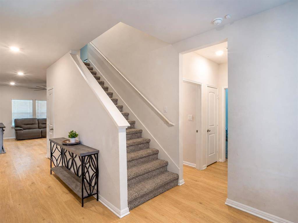 189 Standing Rock LN, Marble Falls, TX 78654