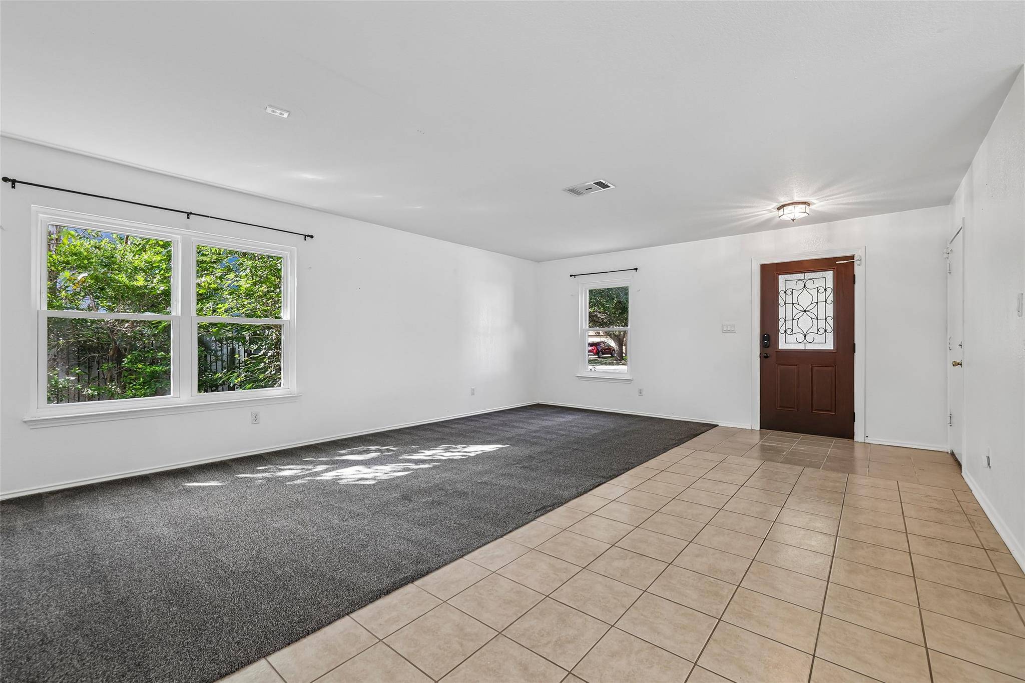 471 Thicket LN, Kyle, TX 78640