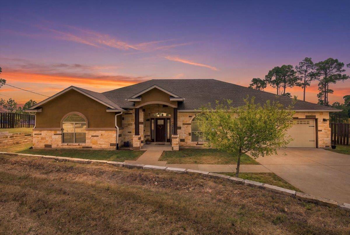 107 E Tanglebriar CT, Bastrop, TX 78602