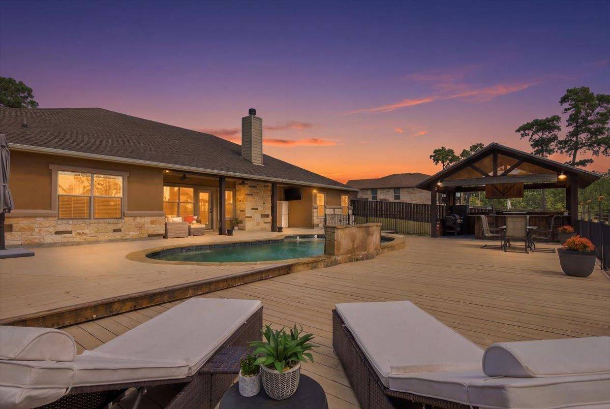 107 E Tanglebriar CT, Bastrop, TX 78602