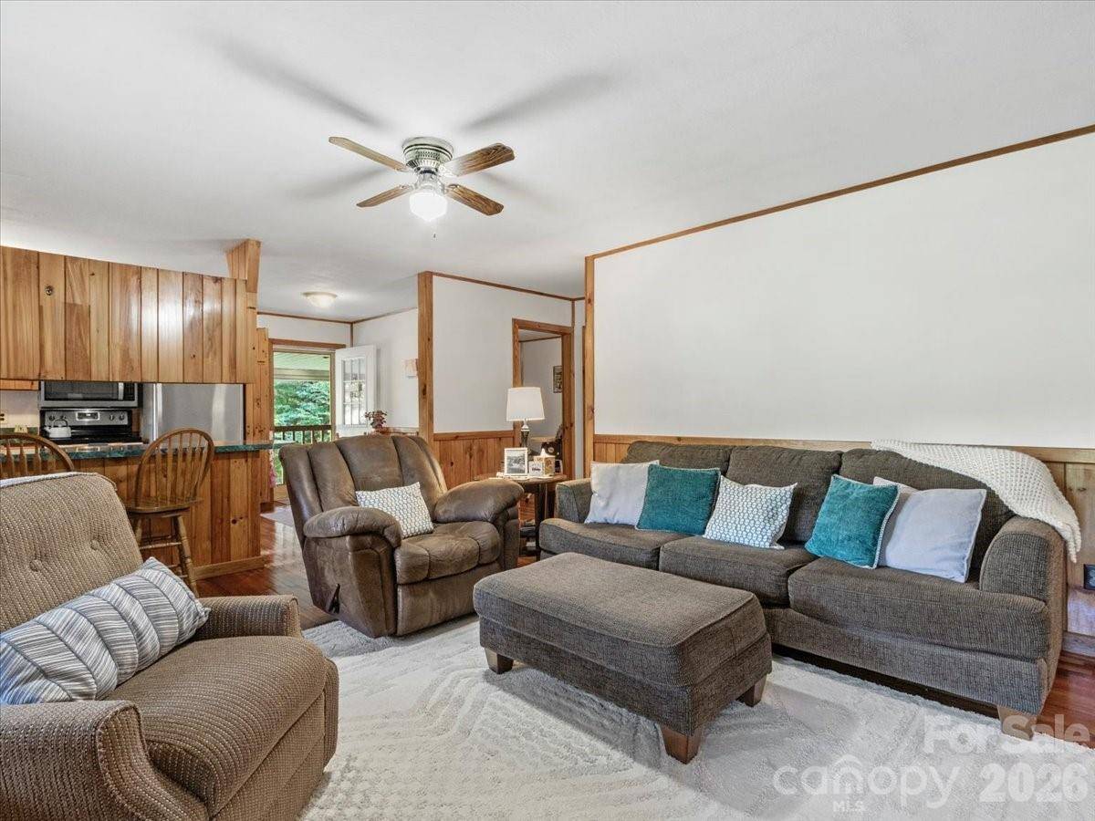 1840 White Oak RD, Burnsville, NC 28714