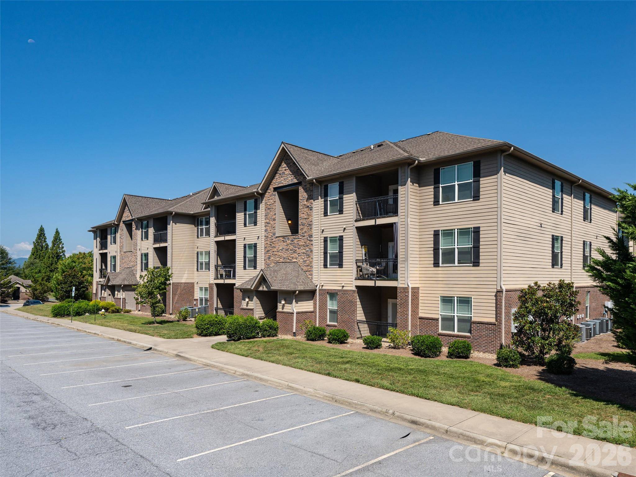 91 Brickton Village CIR #103, Fletcher, NC 28732