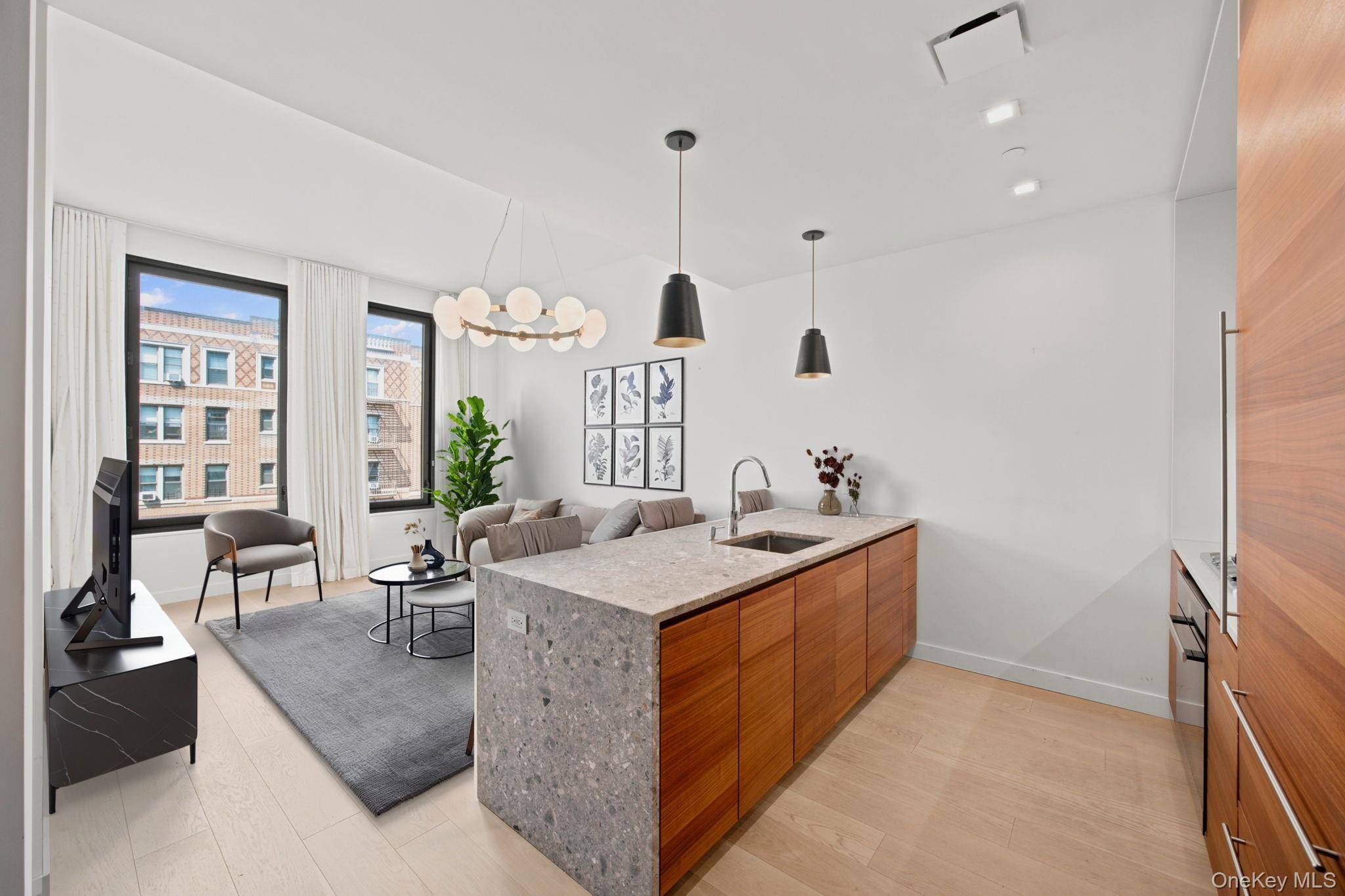 21-21 31st ST #4J, Astoria, NY 11105