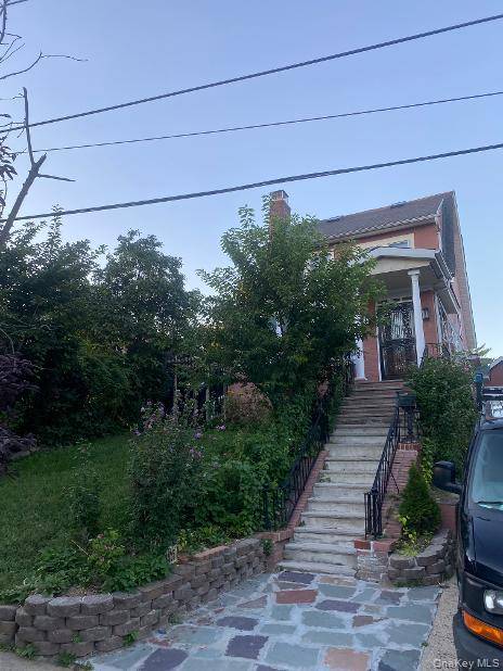 85-25 Kendrick Place, Jamaica Estates, NY 11432