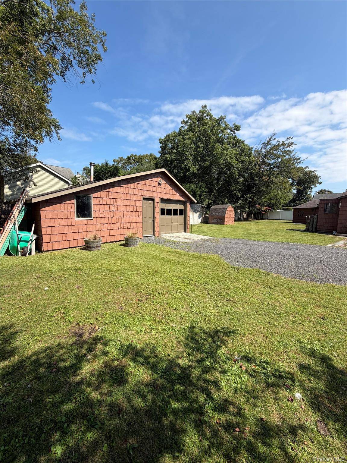 1 Beaver ST, East Patchogue, NY 11772